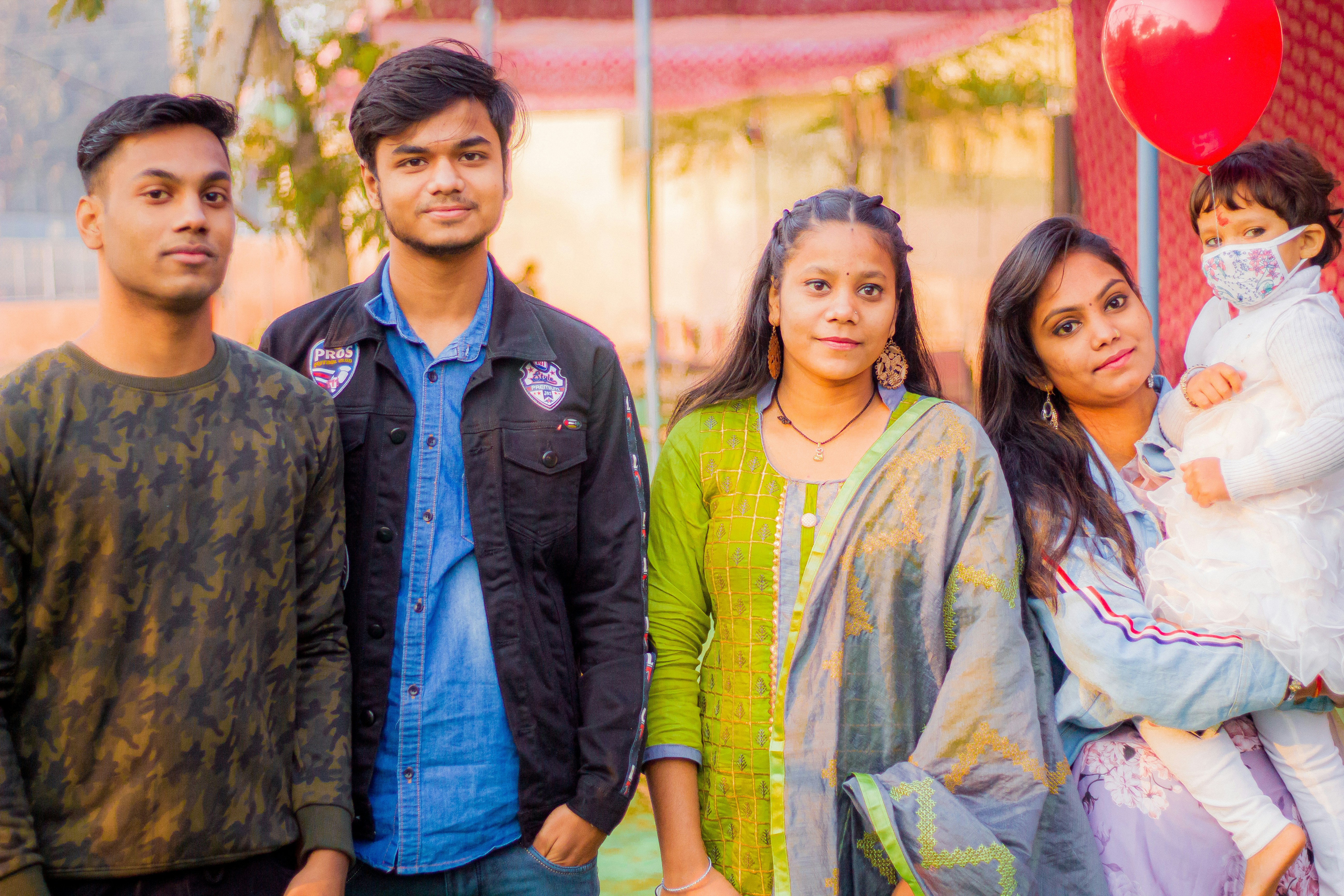 Indian college students exploring various passive income streams online.