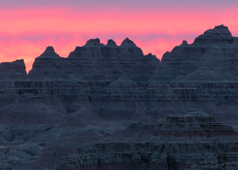 Brauner Rocky Mountain bei Sonnenuntergang
