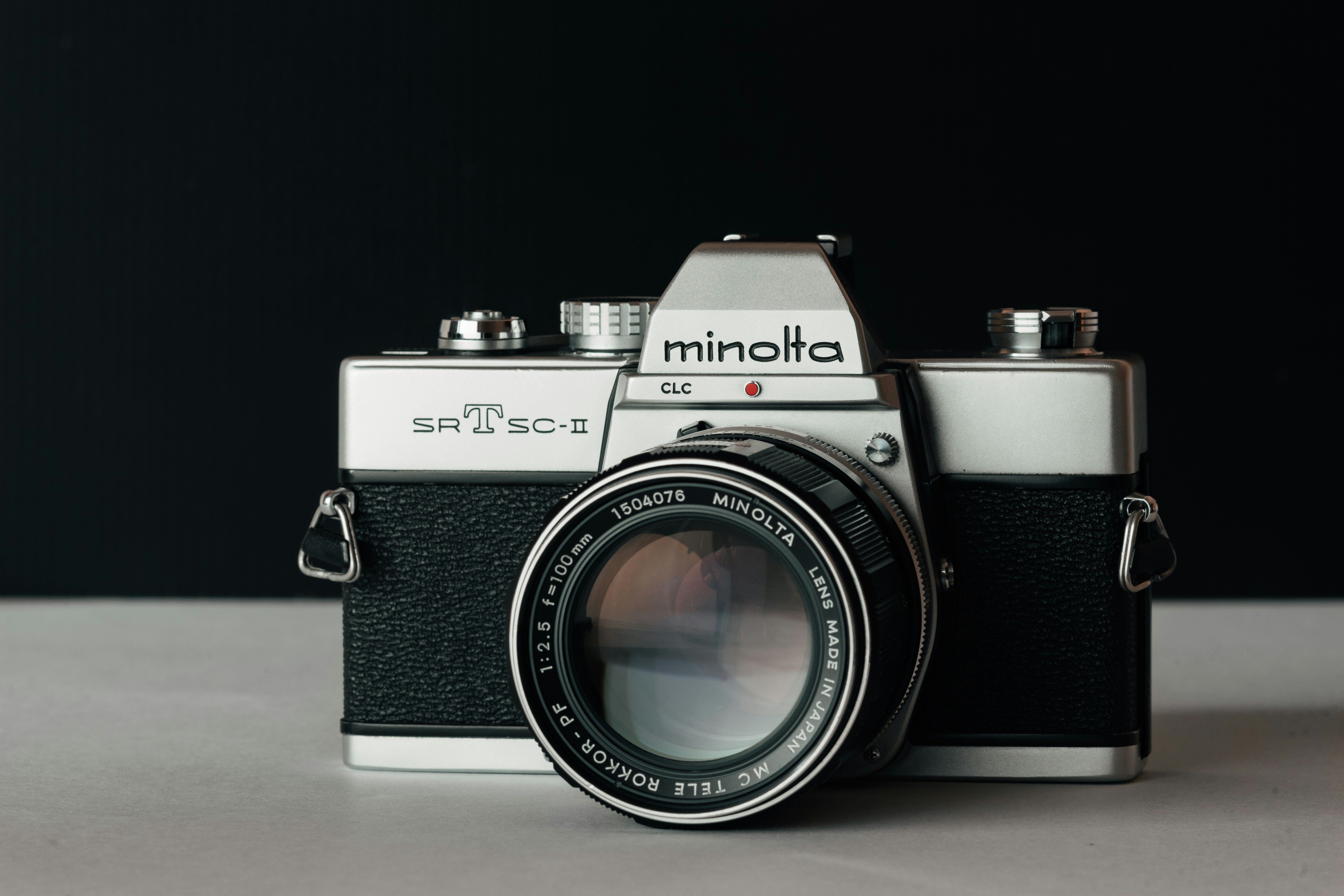 Accessorizing 101: Elevating Your Style with the Right Pieces