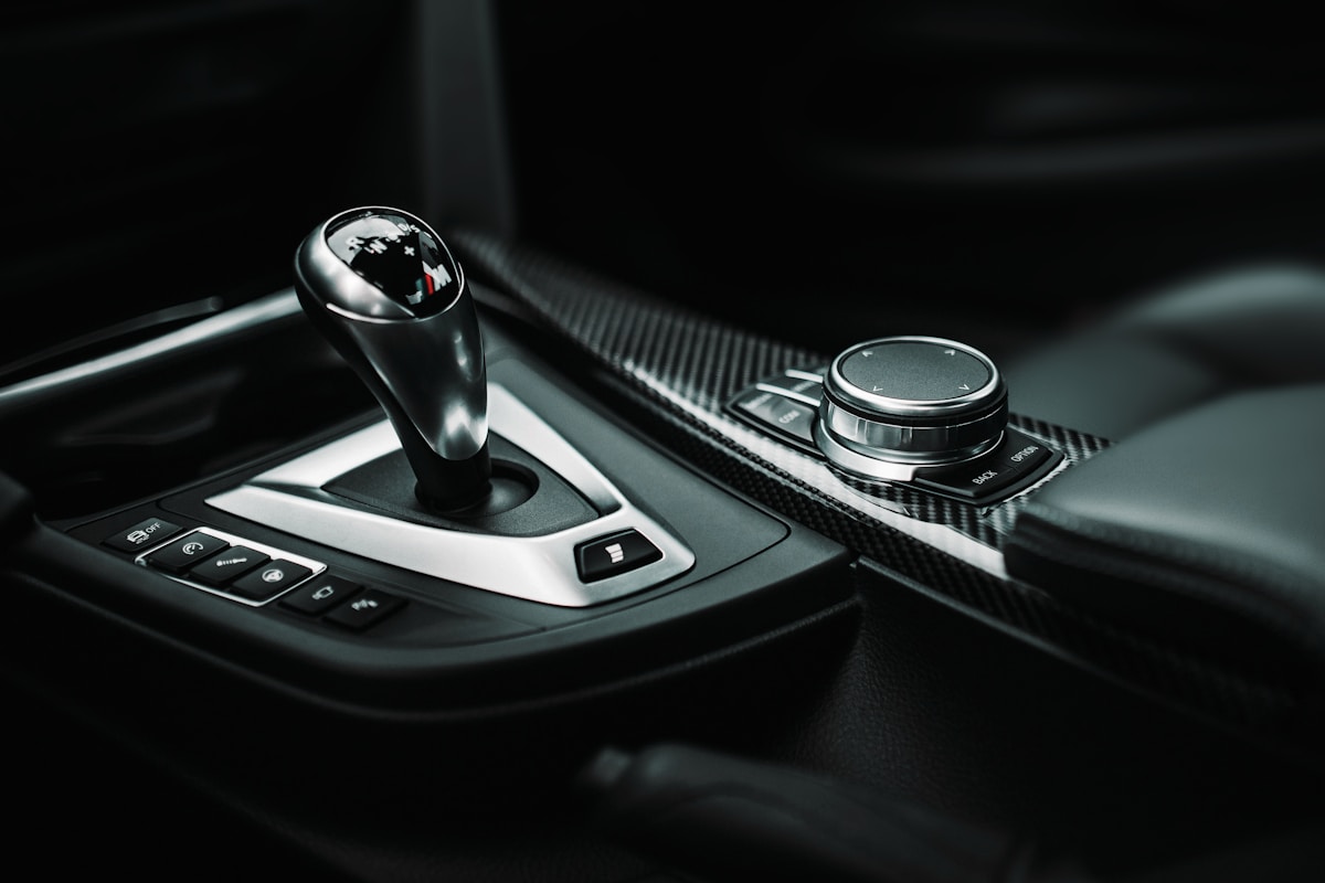 Automatic Driving Lessons image background image