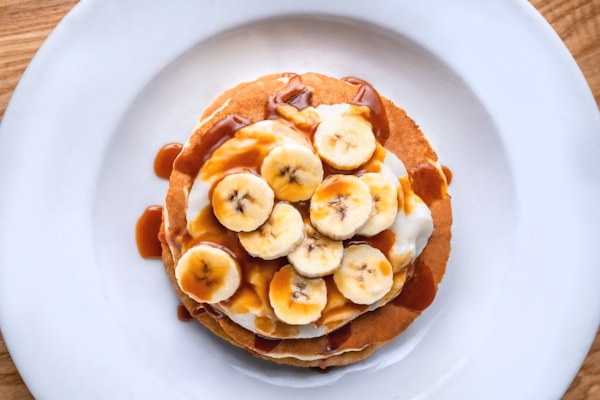 Vegan pannenkoekjes van banaan en havermeel — receptfoto