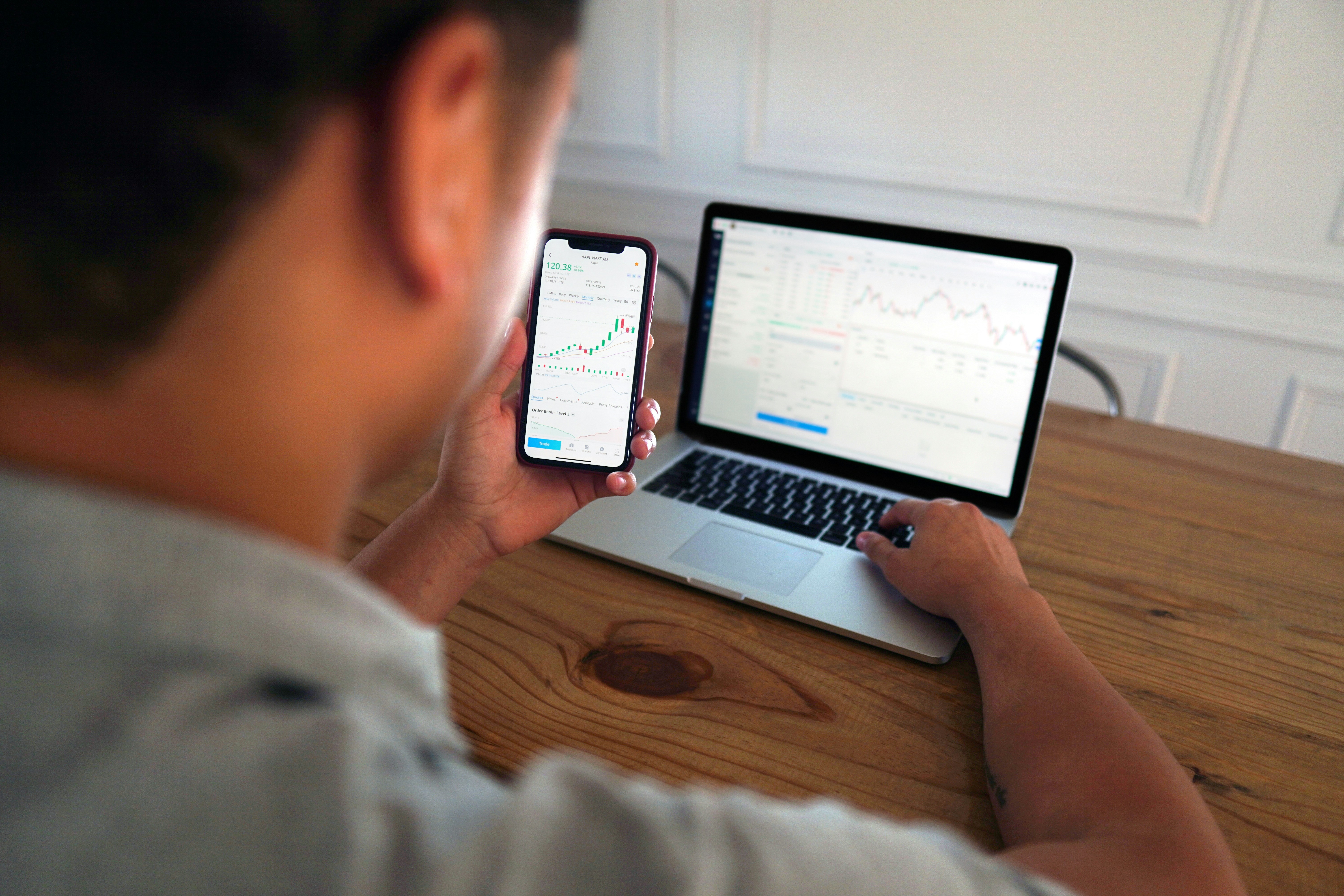 The Benefits of Hiring a Domain Broker for Buying a Domain
