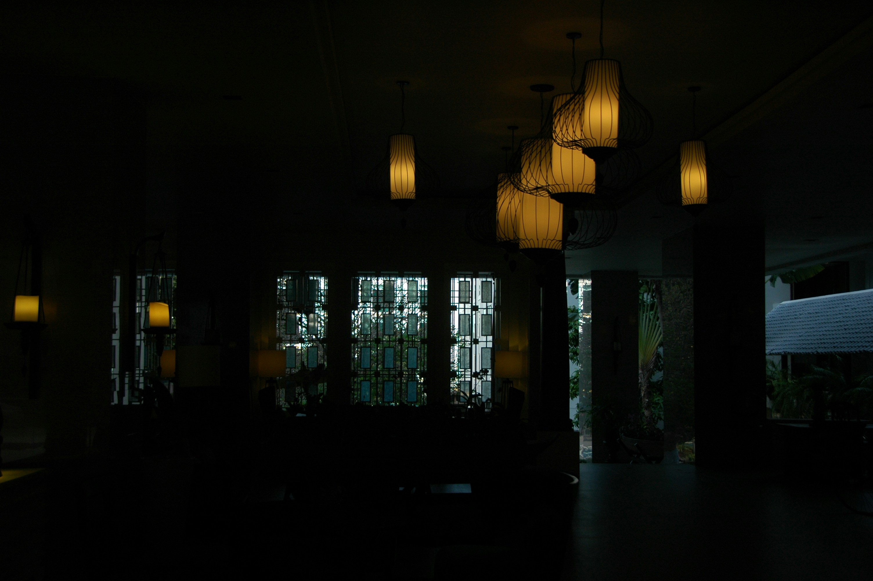Restaurant lighting