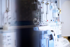 white and black electric sewing machine