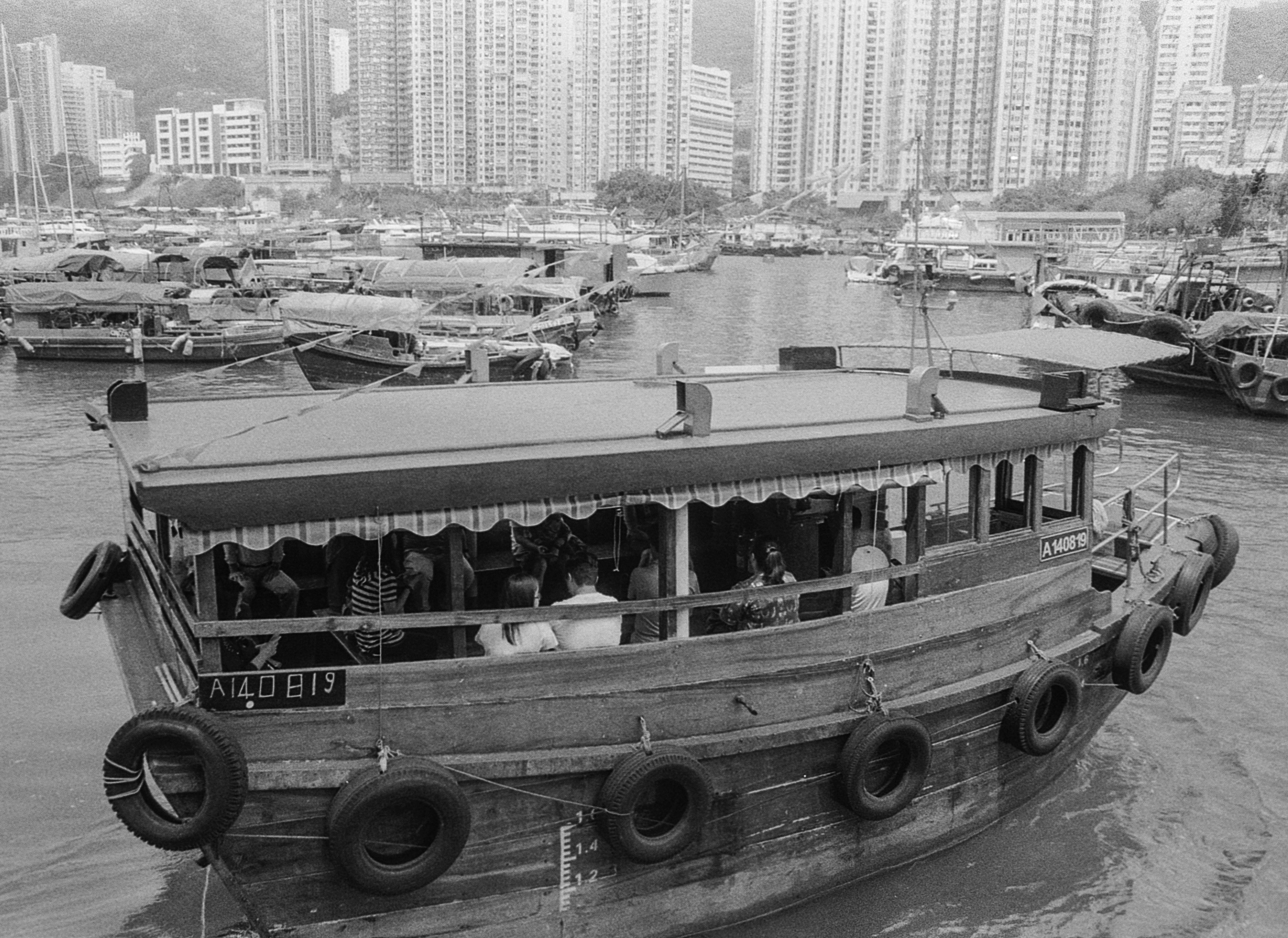 背景分析：海运显卡被扣的原因