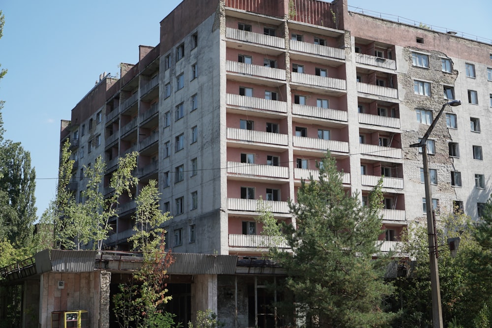 brown and white concrete building