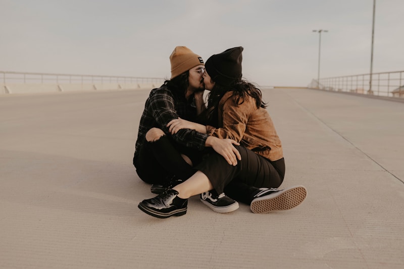 Mujer solitaria y sexy en la arena