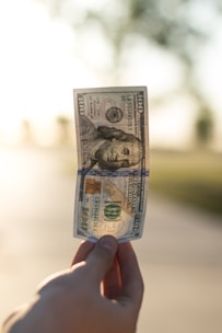 100 us dollar bill