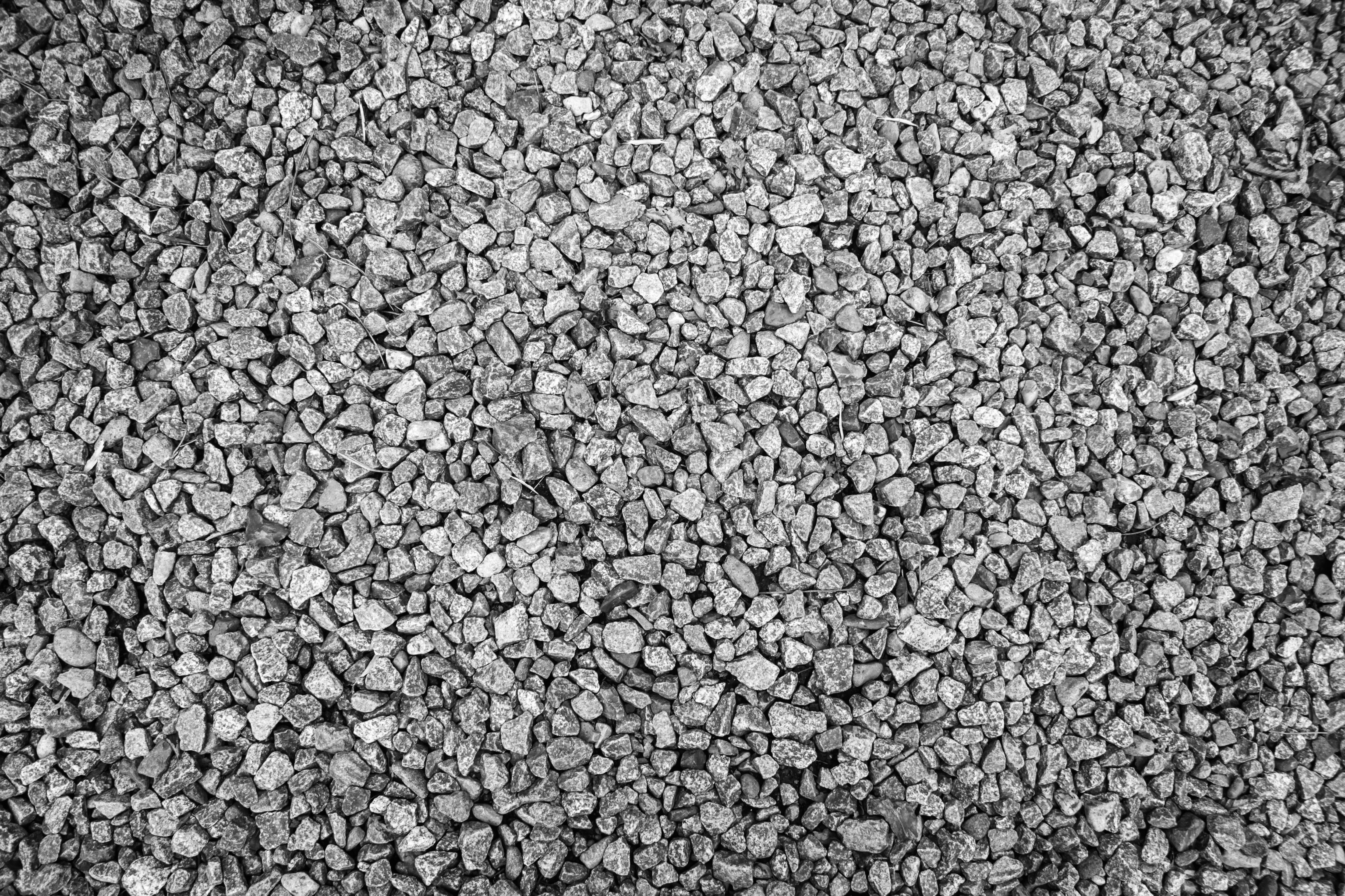 توريد الحصي وتركيبه: كل ما تحتاج معرفته