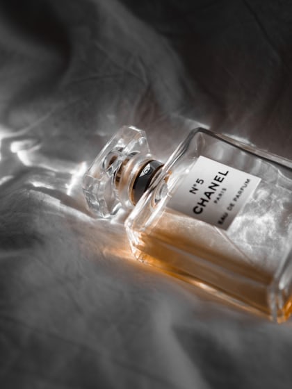 Chanel perfume bottle photo – Free Product Image on Unsplash