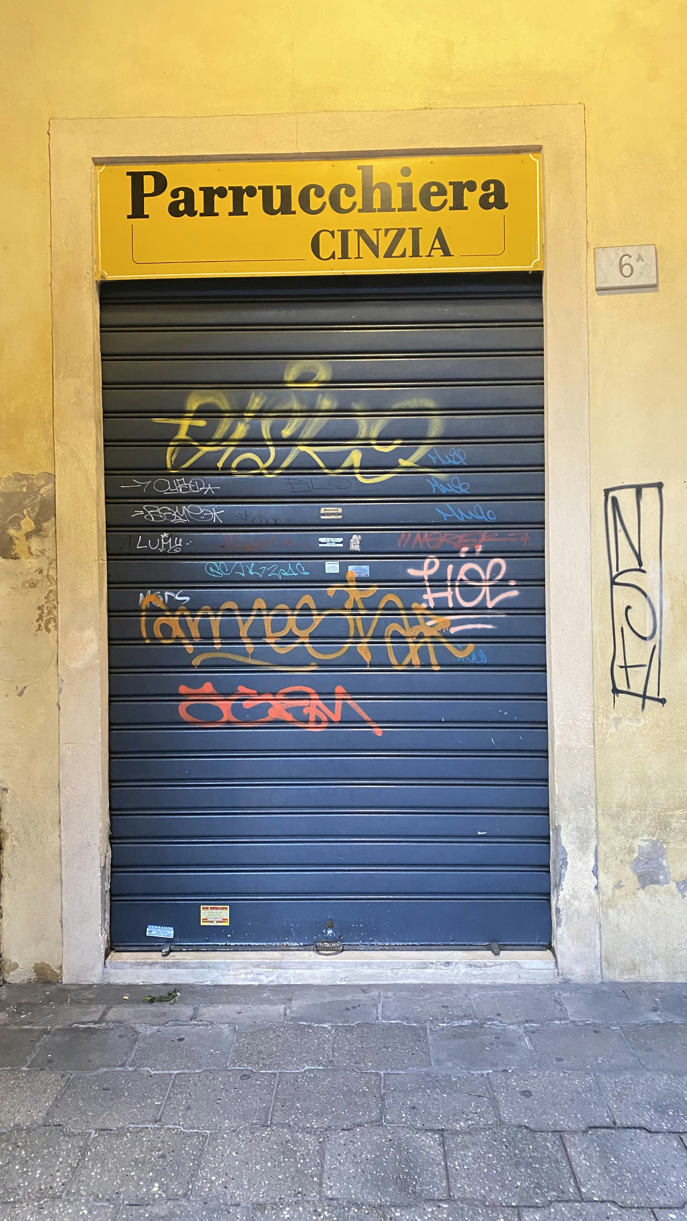 Dịch vụ sửa cửa cuốn tại quận Tân Bình: Giải pháp hoàn hảo cho mọi vấn đề