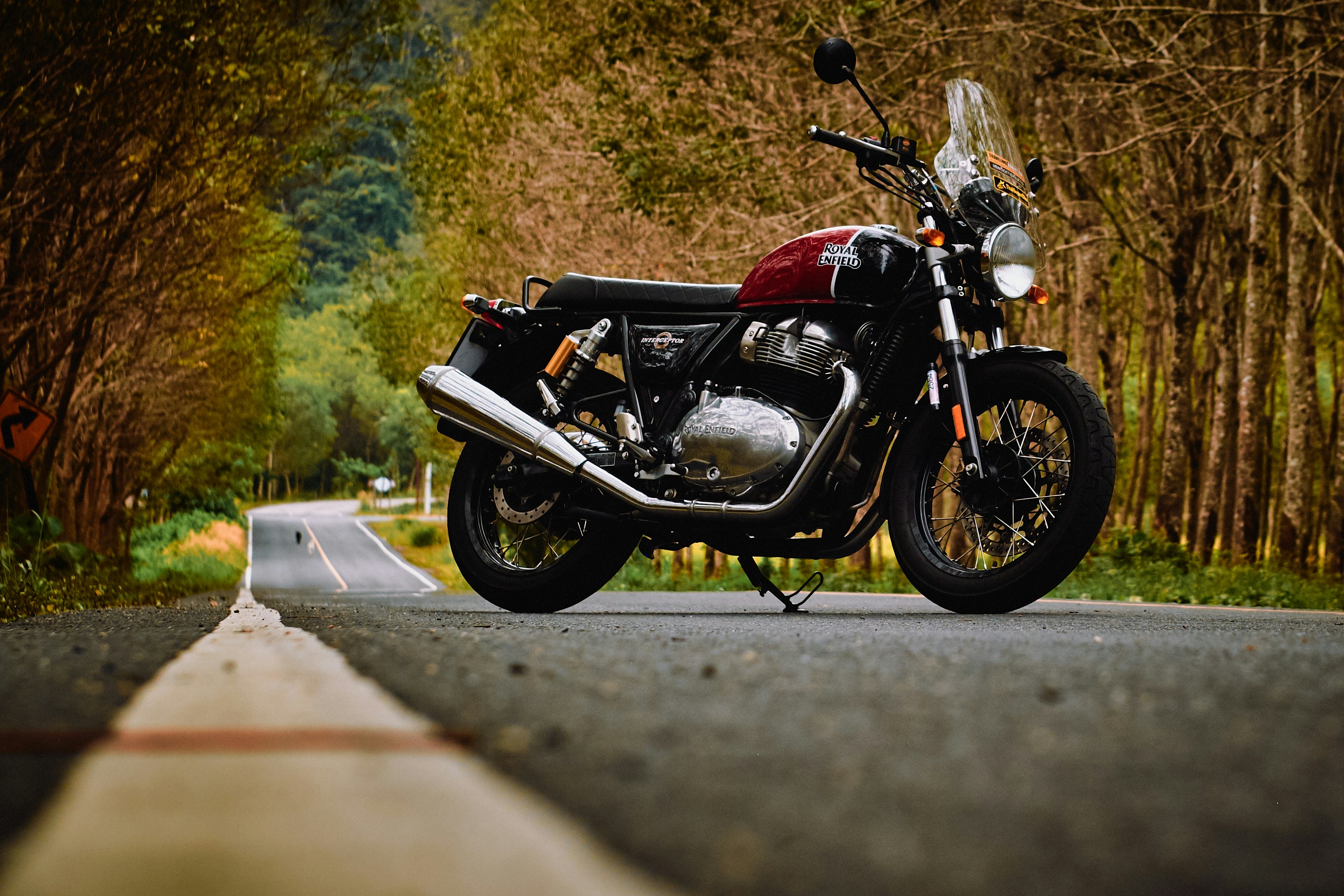 Do throwback the right way and choose a vintage background from Unsplash's huge collection of professional-quality images. Always free on Unsplash.