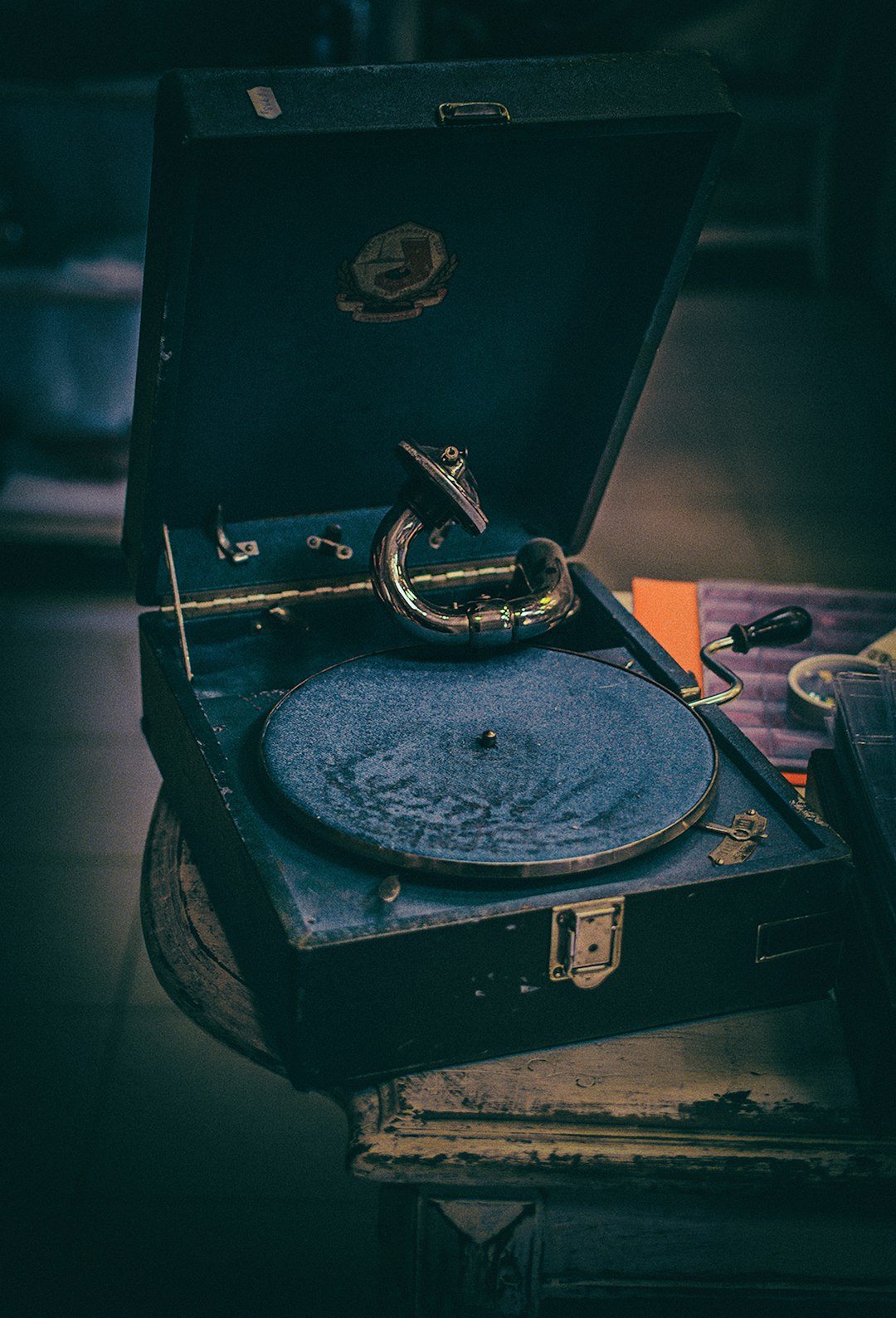 black and silver vinyl record player