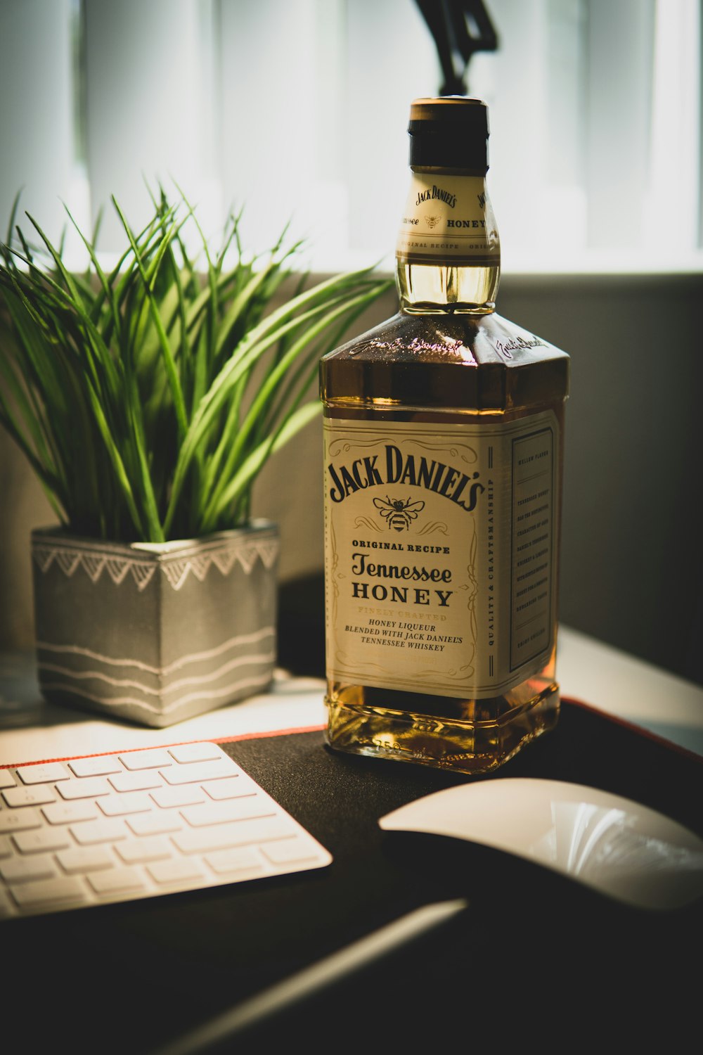 jack daniels tennessee honey bottle