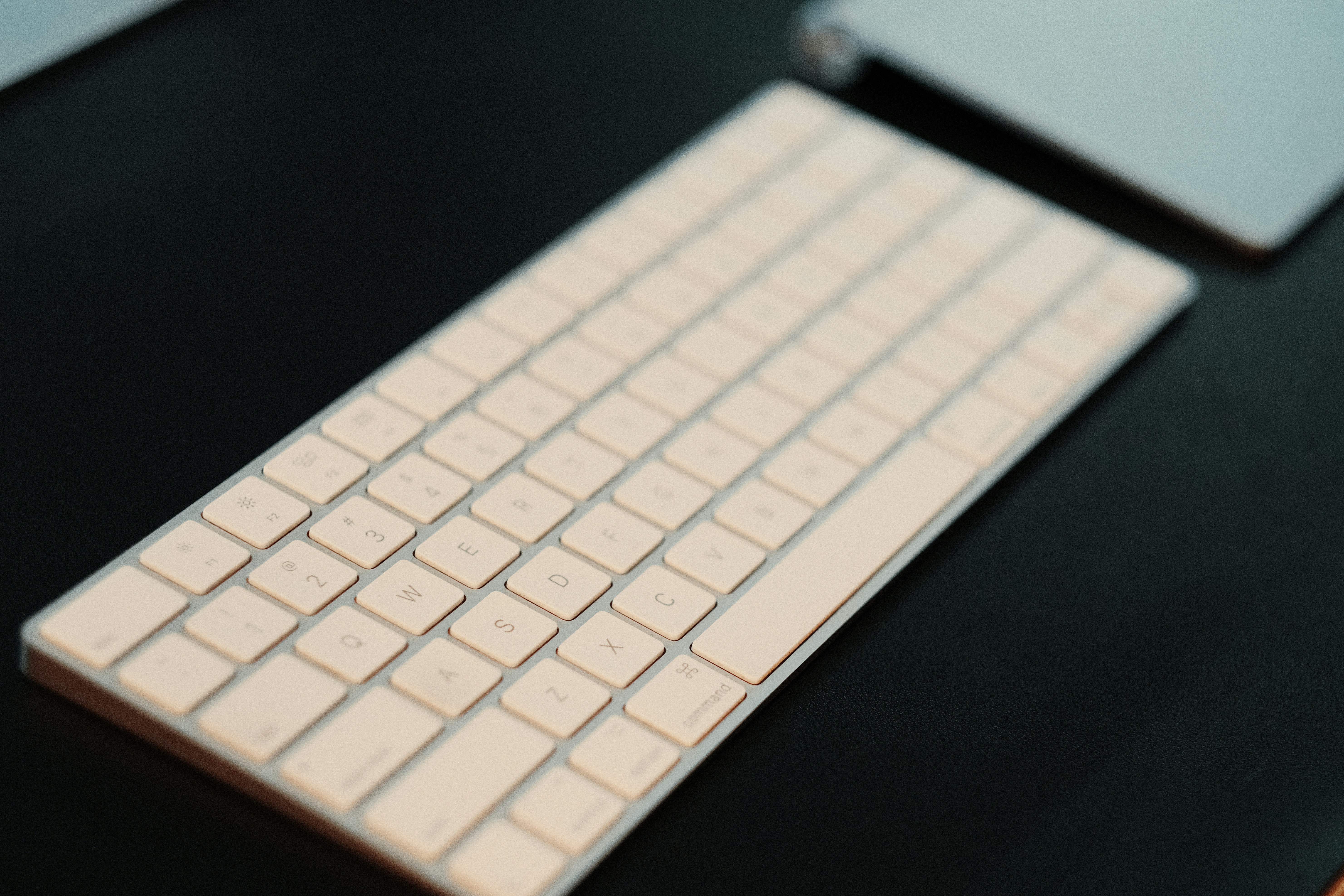 Minimal white computer keyboard