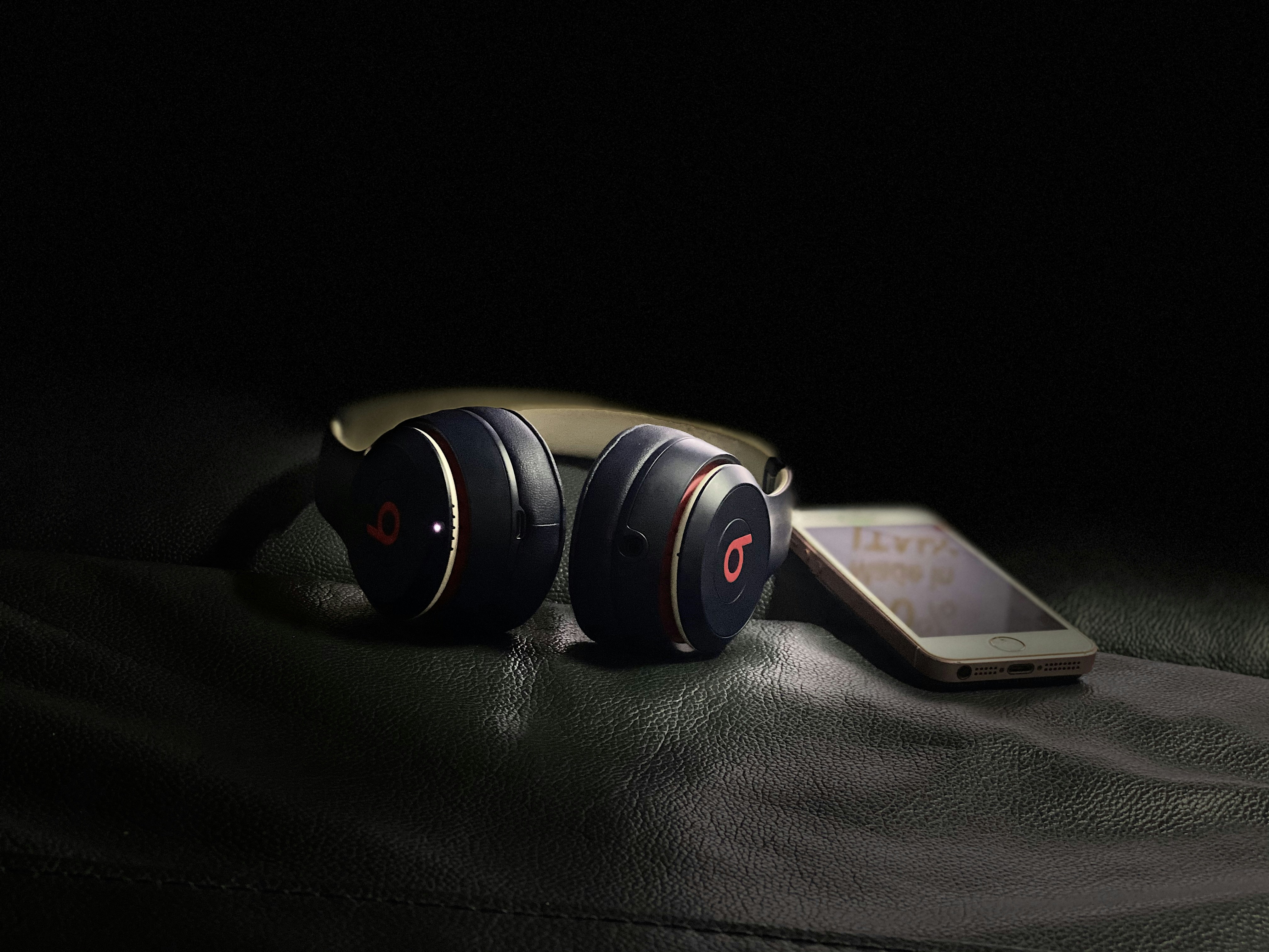 black and yellow beats by dr dre headphones