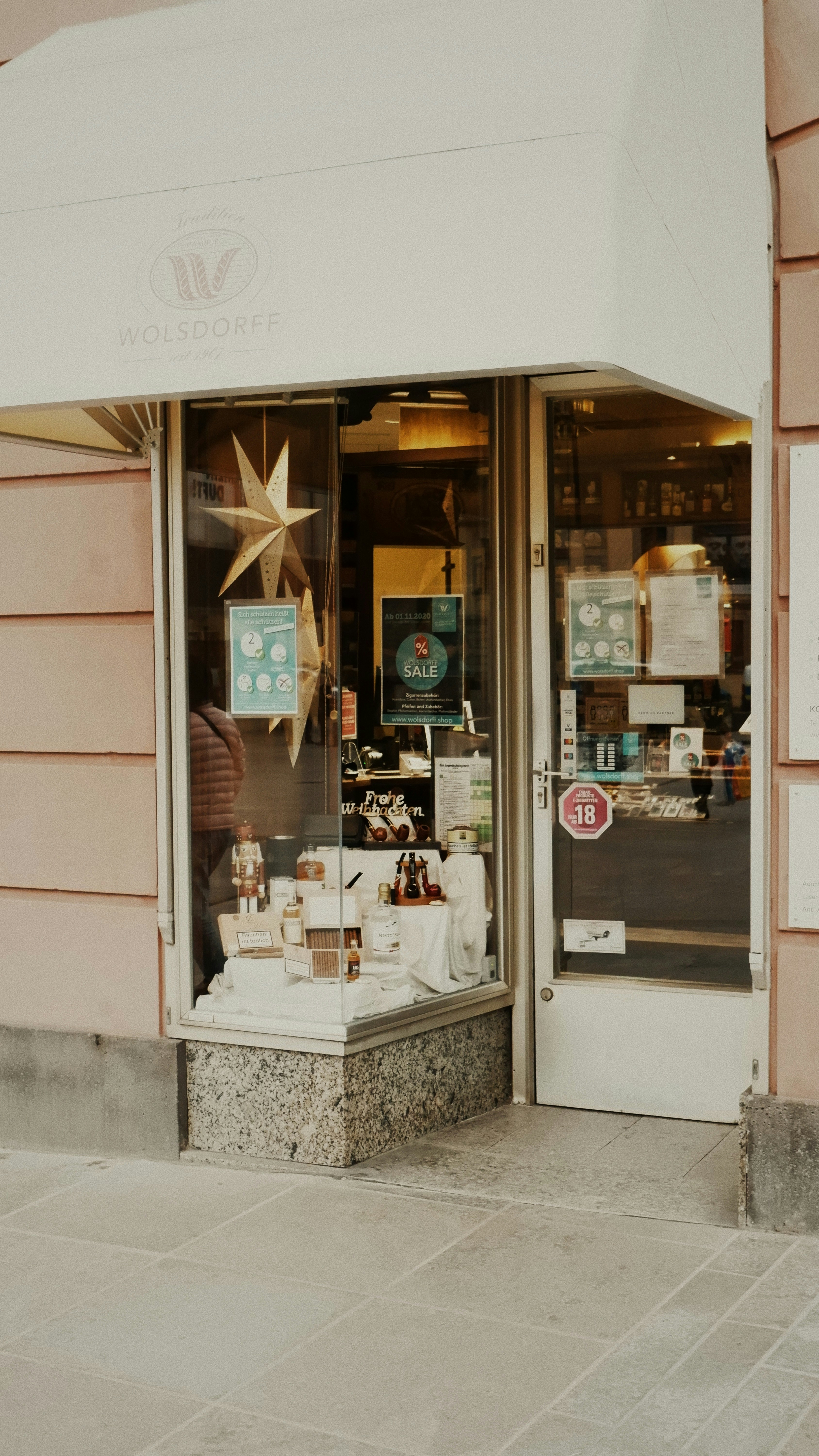 Photo by lucadahsavage