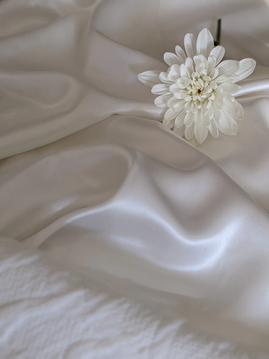 Silk pillowcase bed