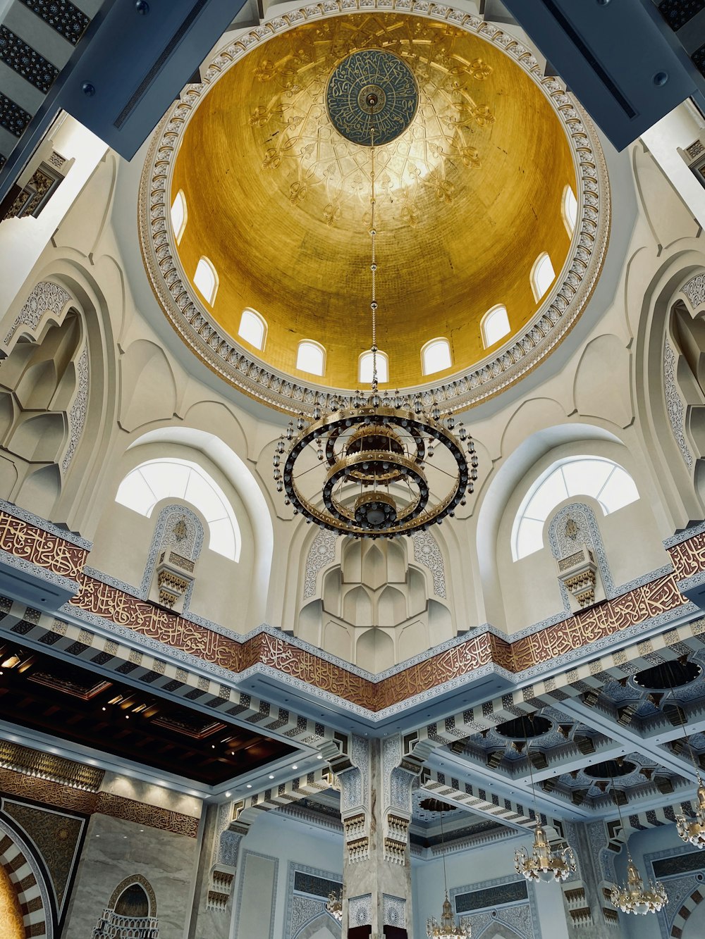 white and gold dome ceiling