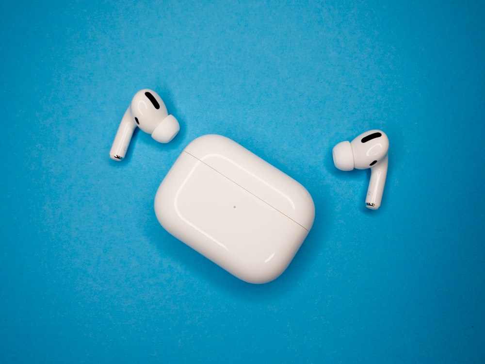 white apple airpods charging case