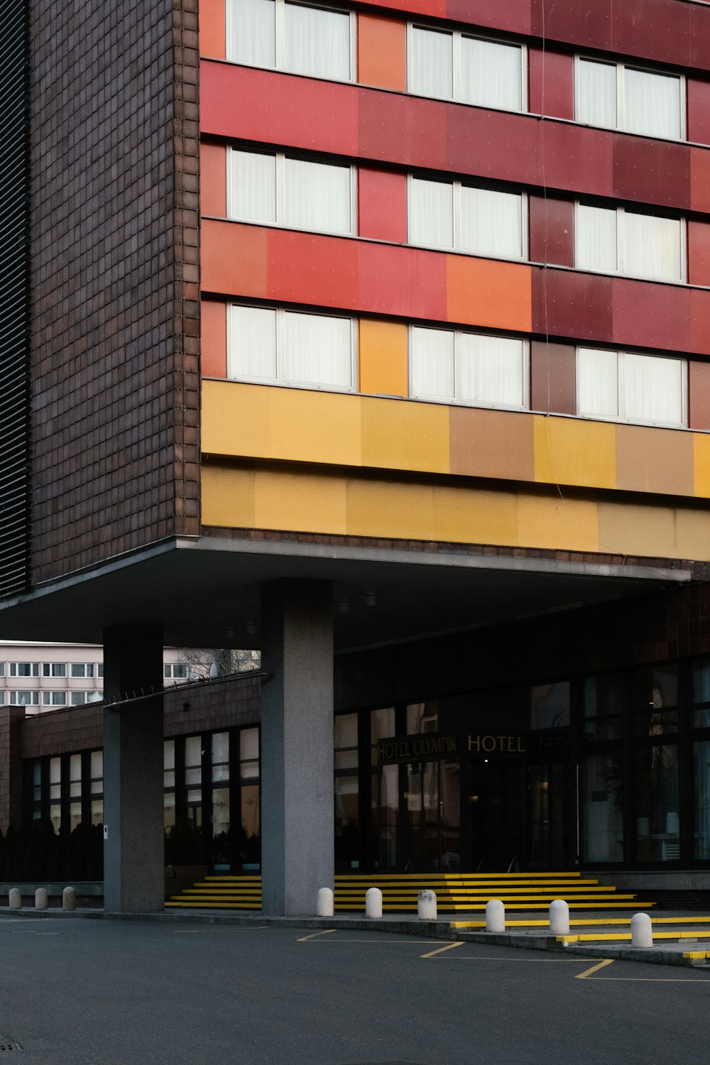 brown and white concrete building