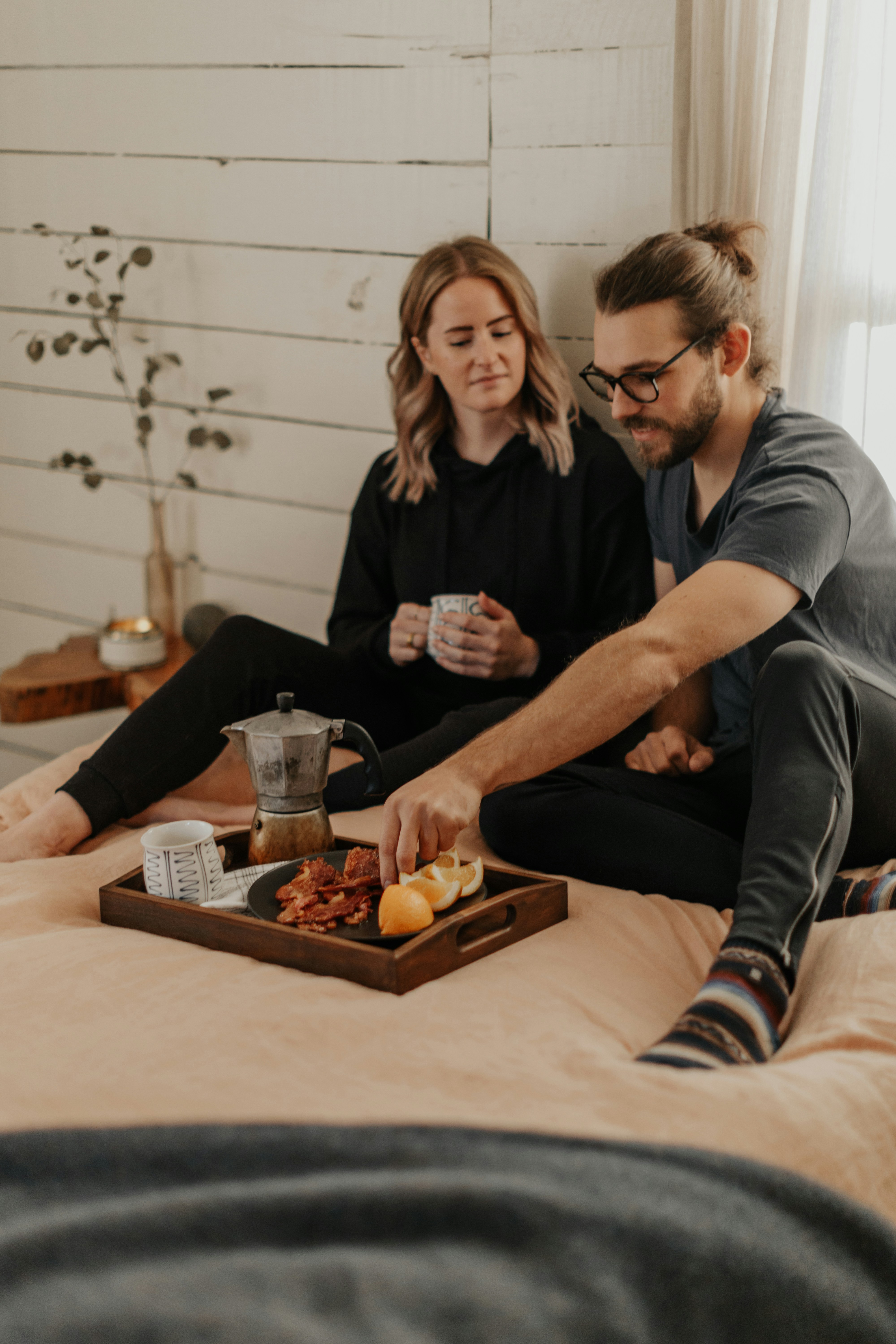 Why Monetary Policy Works With a Lag: The Timing Problem for Central Bankers