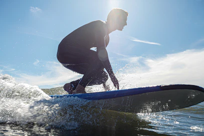 alquiler de tablas de surf con villa nautica foz 