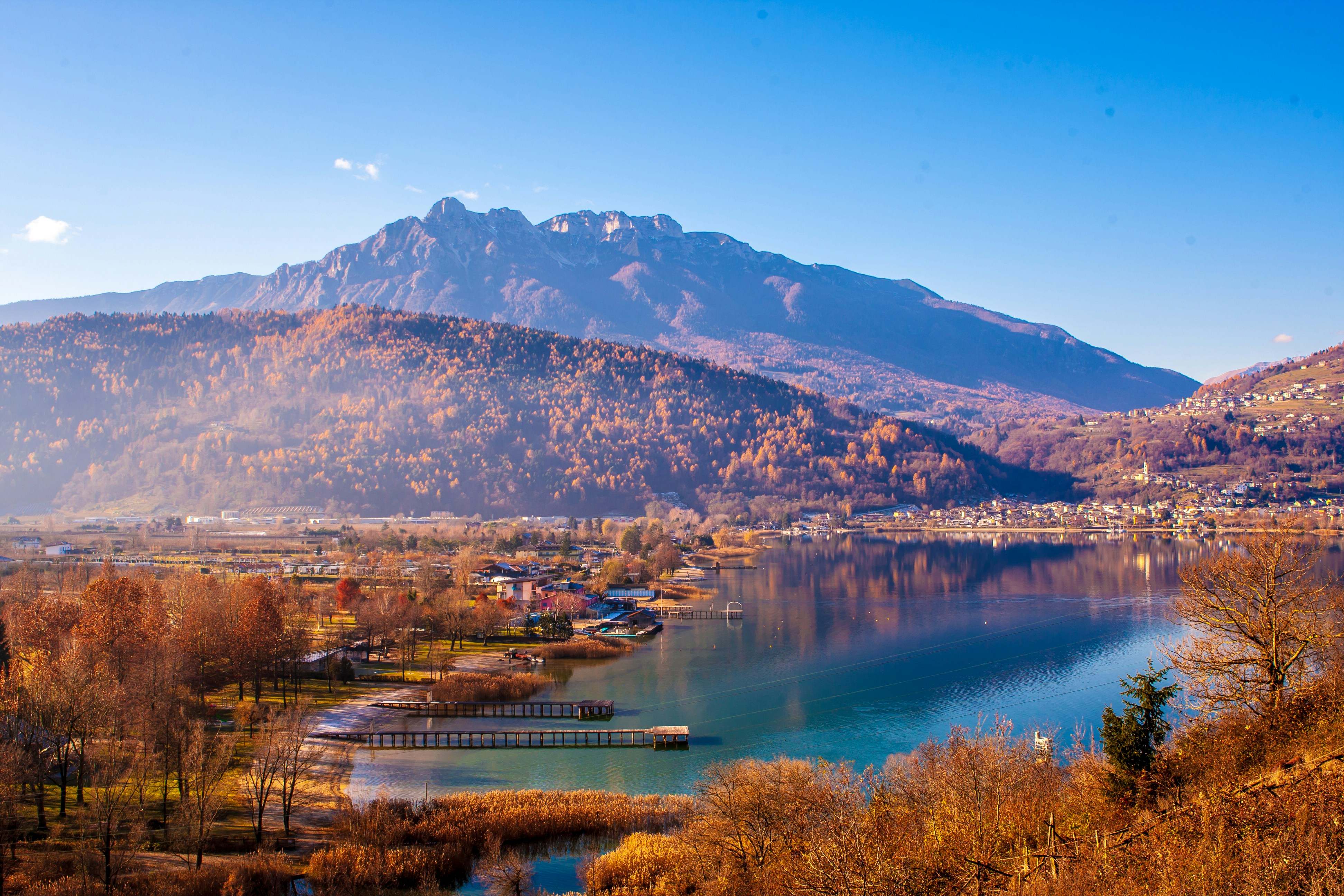 Photo by photoroutes