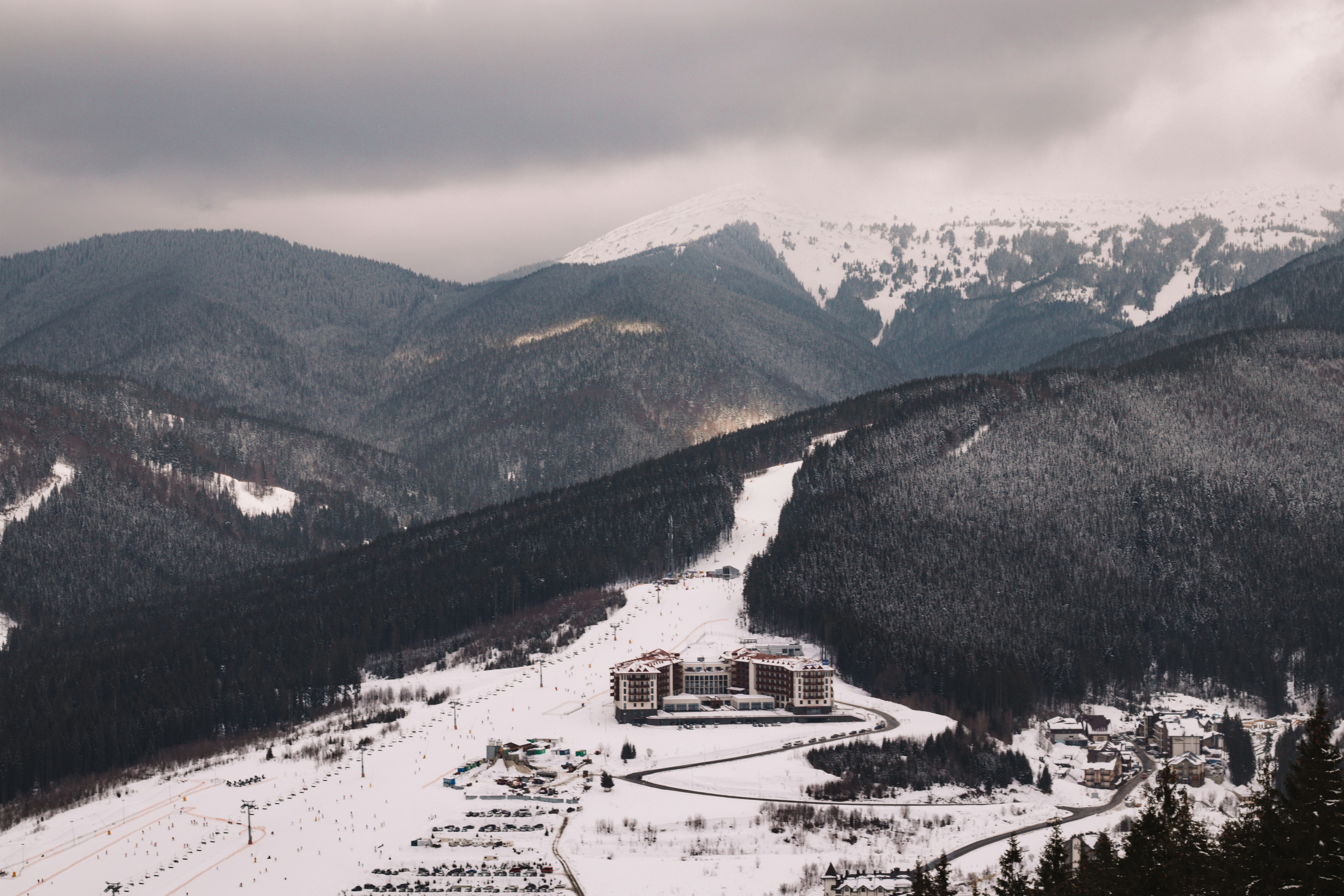 Top Mountain Ski Resorts: Your Ultimate Travel Guide to the Best Tourist Destinations