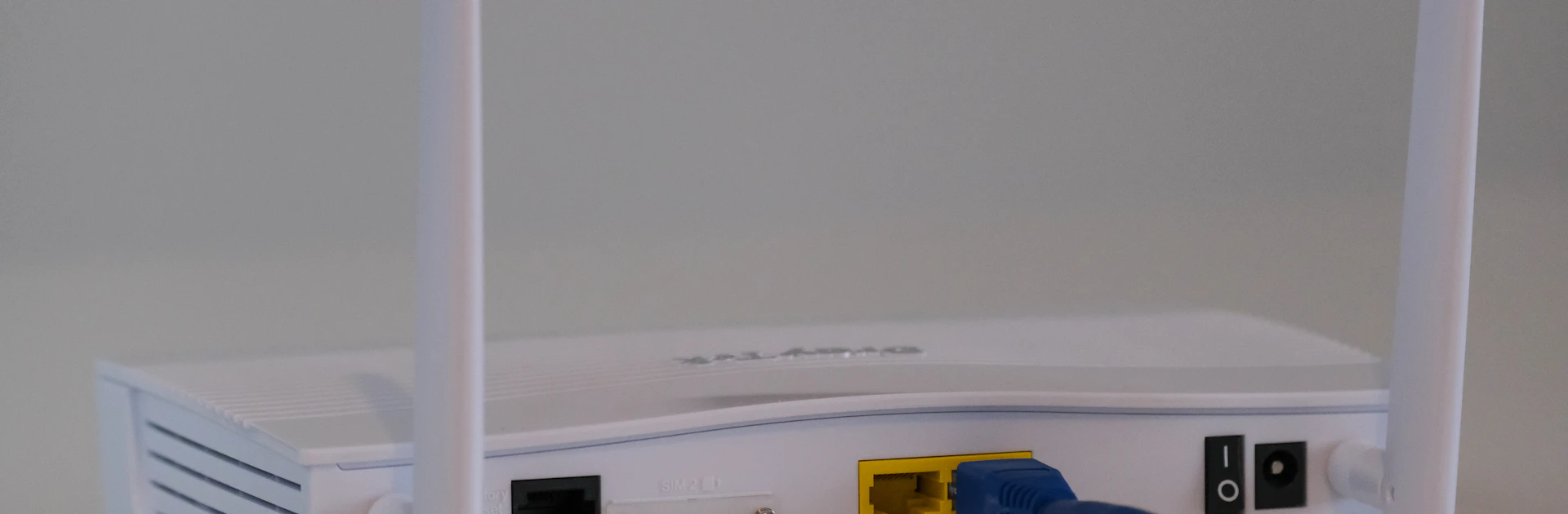 配信が途切れないネットワーク環境の作り方|メッシュWiFi・有線LAN・回線速度の完全最適化ガイド【2026年版】