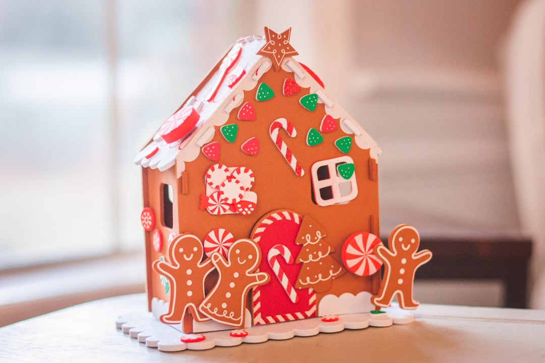 red and white polka dot house miniature, Homemade gingerbread house craft.