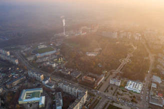 Interactive heatmap showing urban green spaces and pollution levels.