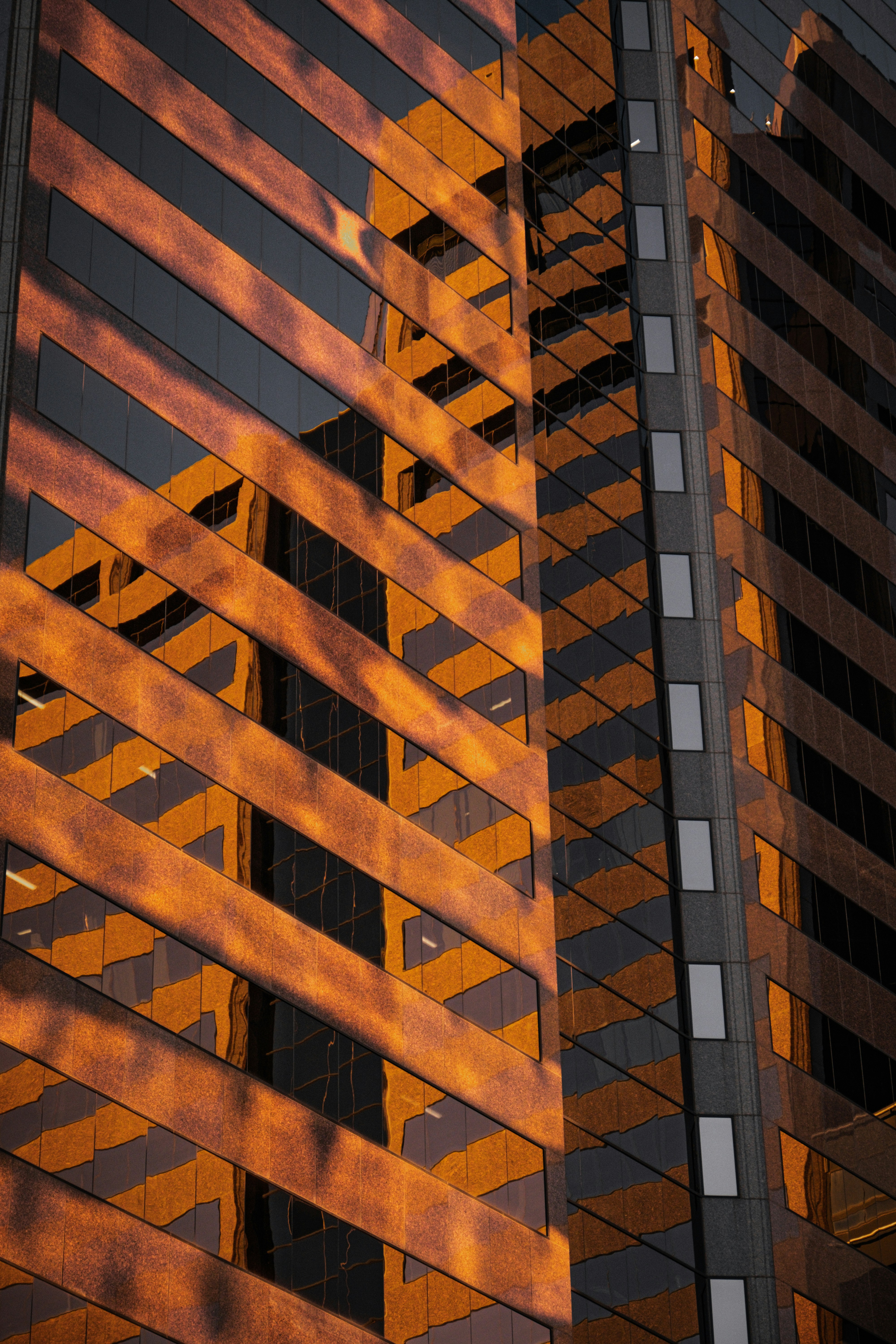 Brown concrete building during daytime photo – Free City Image on Unsplash