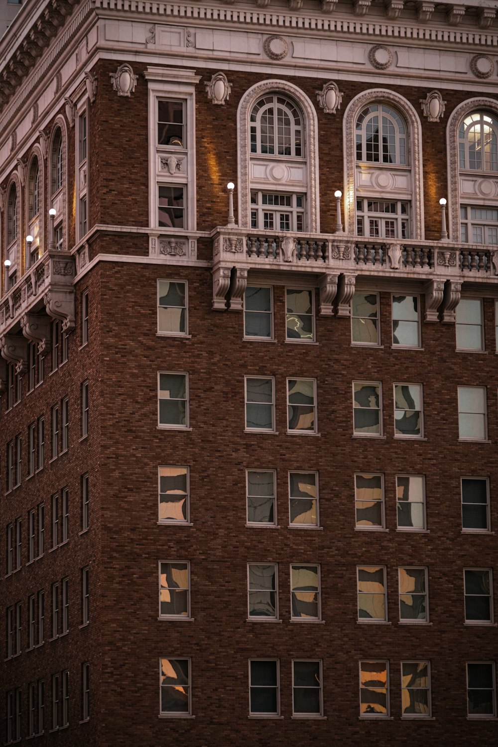 brown and gray concrete building