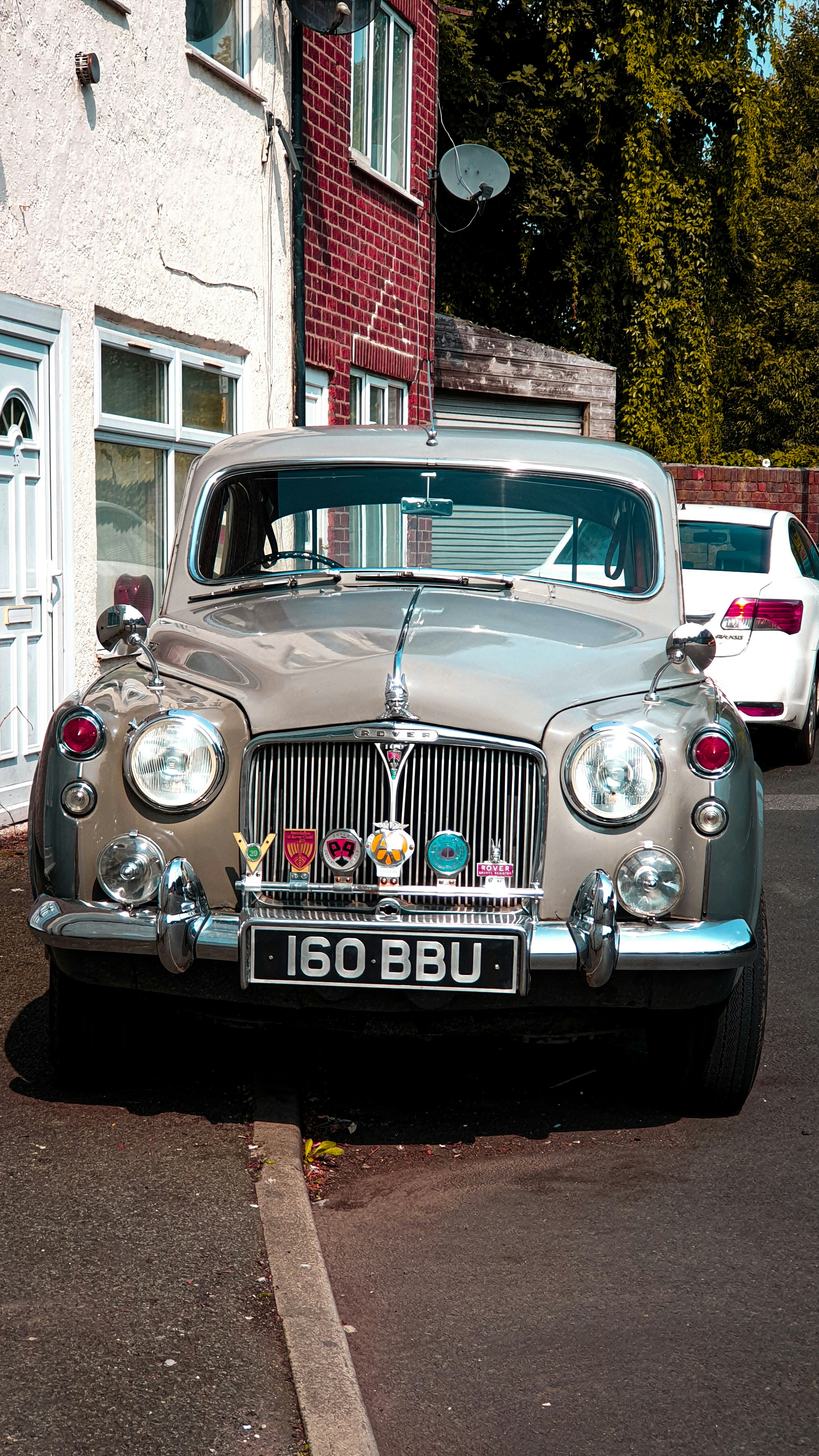 auto d'epoca blu e argento