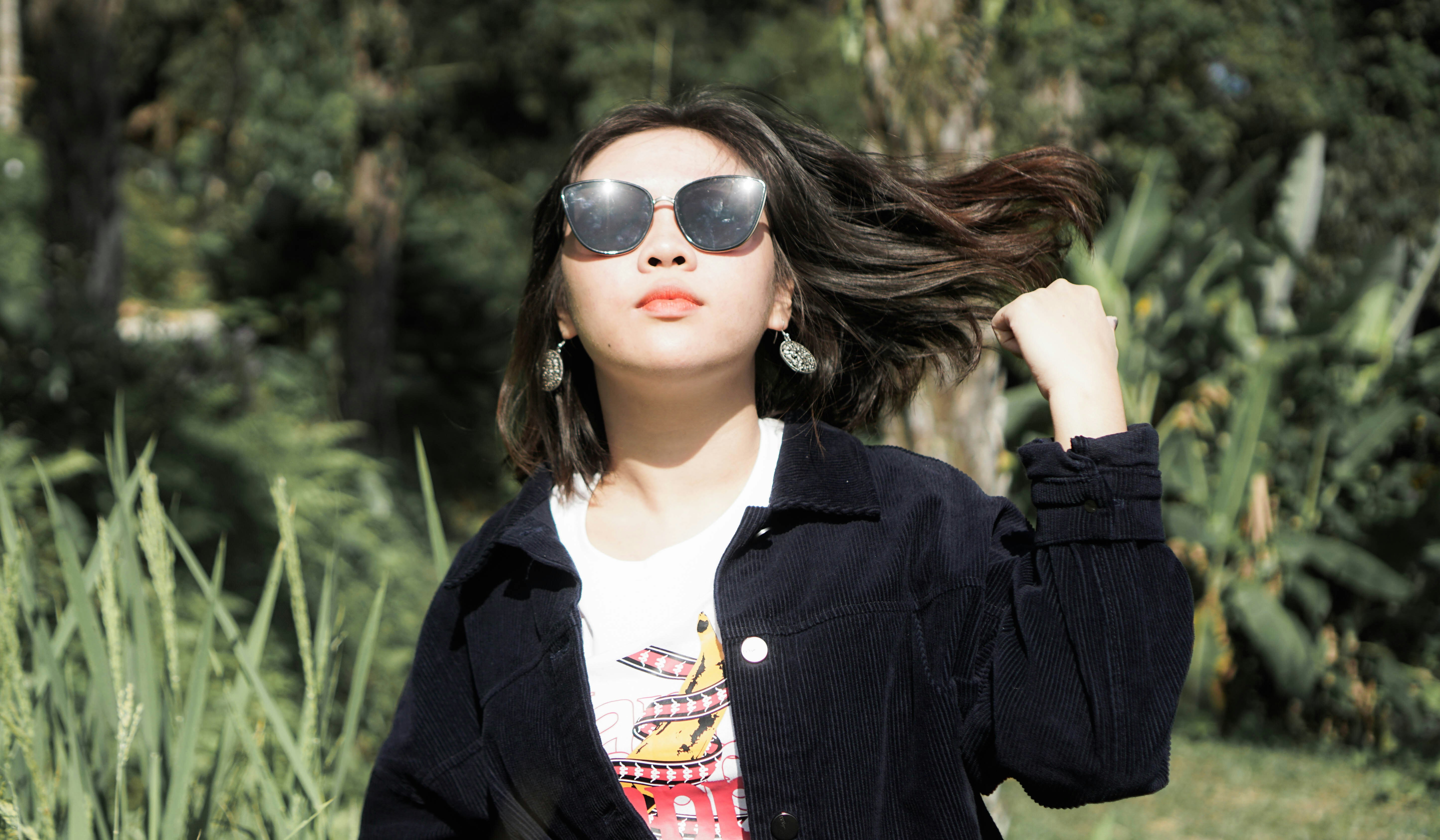 Kacamata Hitam Bold