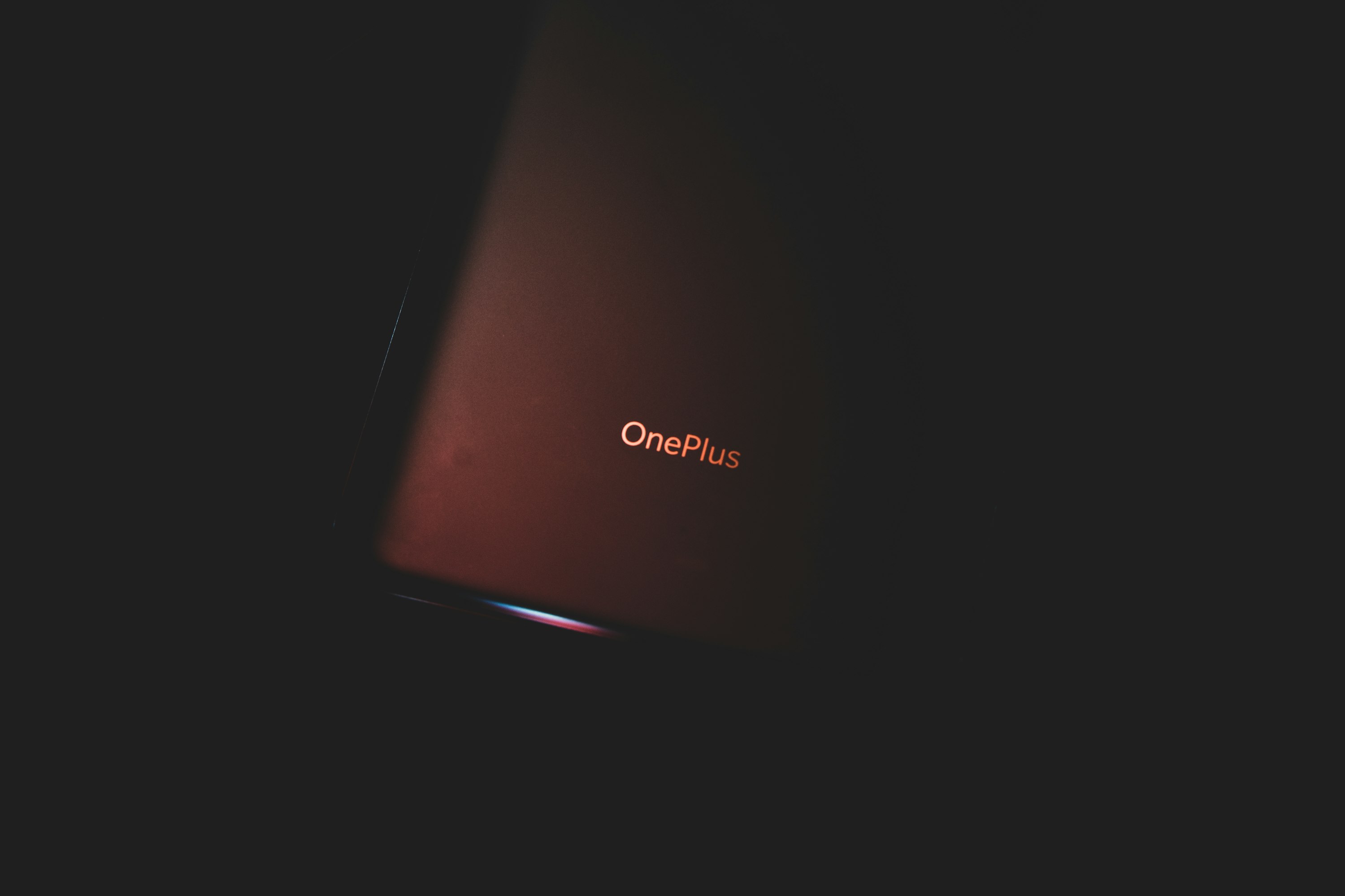 OnePlus 11 poderá usar cerâmica na sua construção, mas há mais...