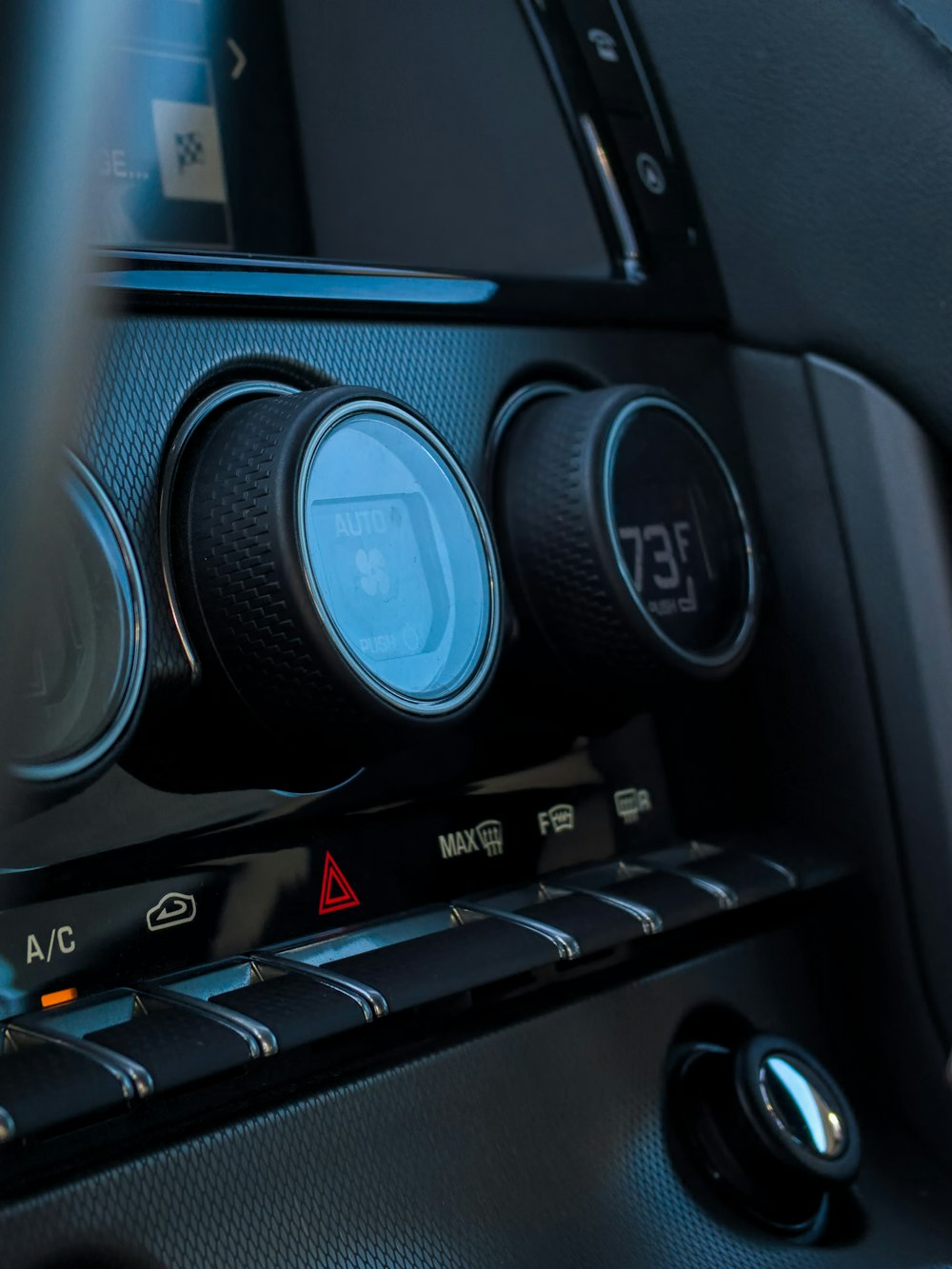 black and gray car stereo