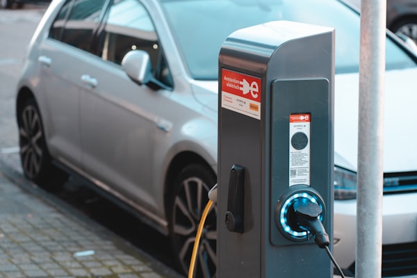 DOE, DOT Plan to Install 500,000 EV Charging Stations