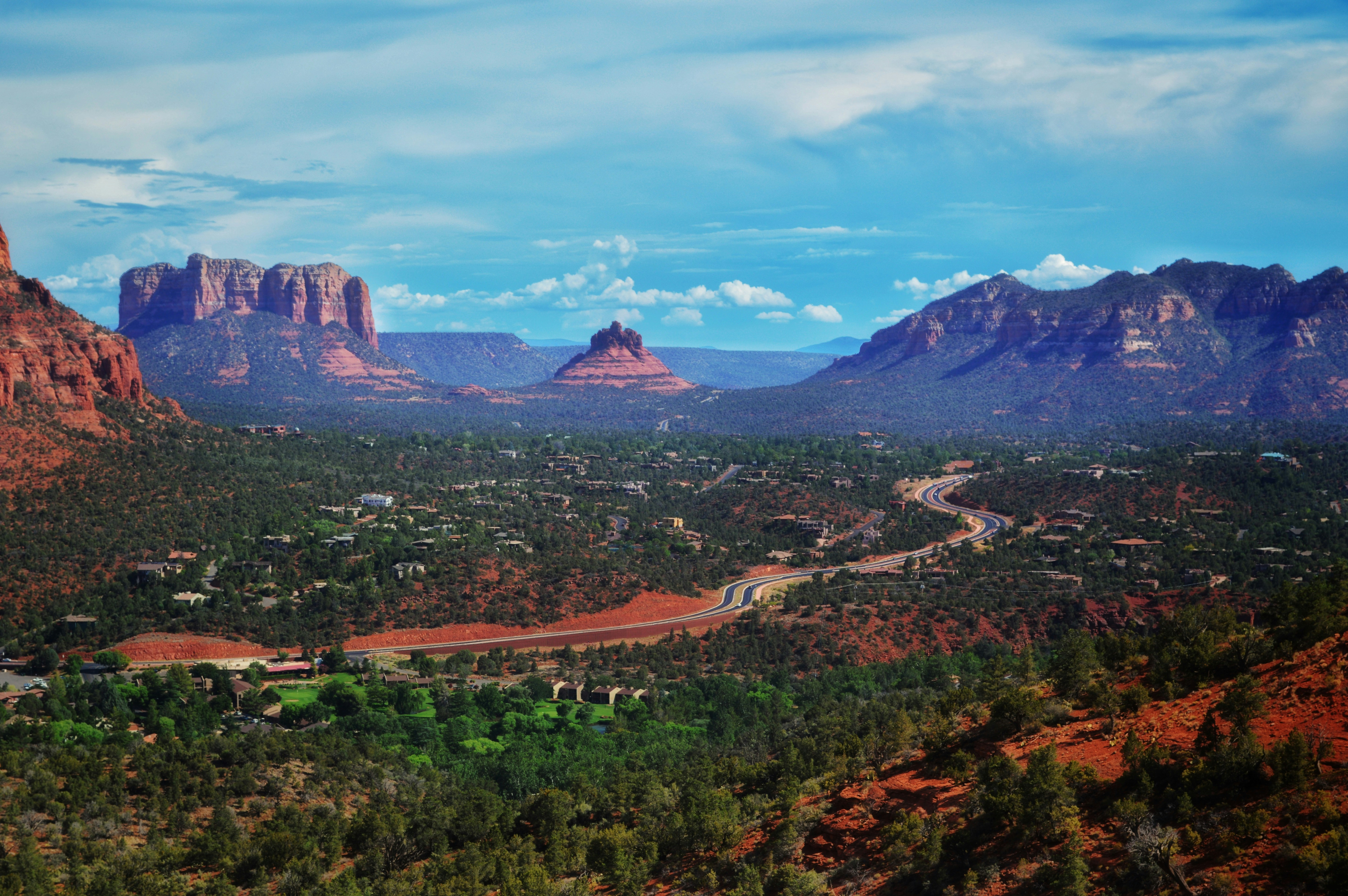 Uptown Sedona streetscape near shops and galleries
