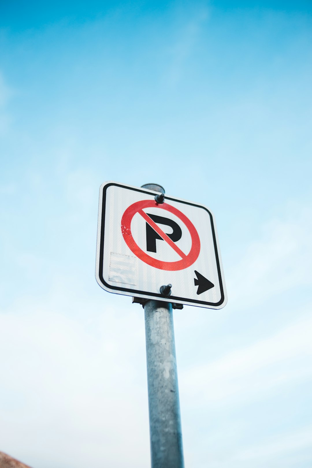 red and white stop sign