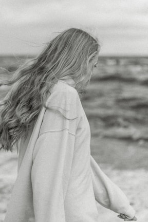 Casual beach waves styled loosely for a relaxed, effortless look.