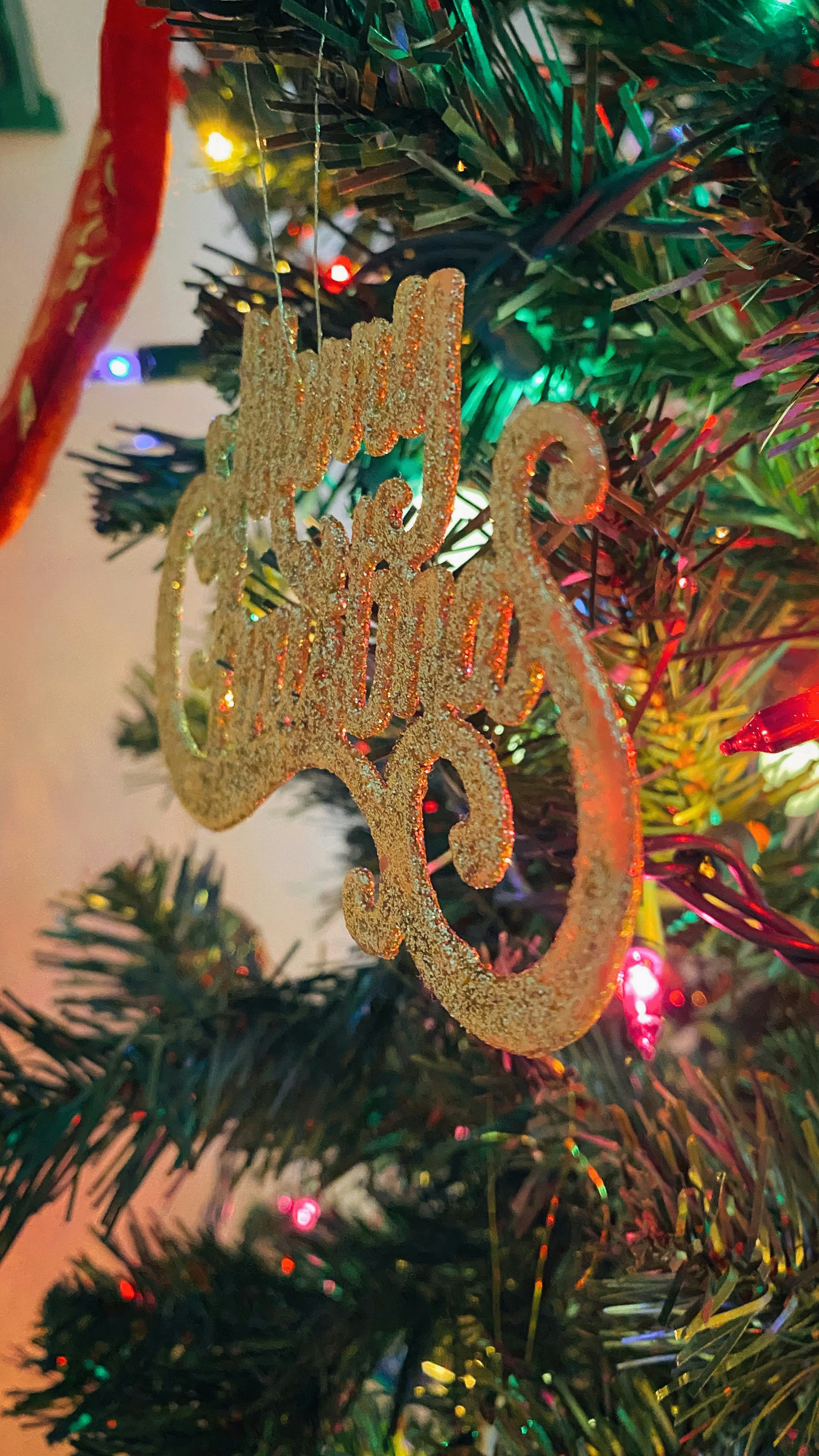 茶色と緑の花の壁の装飾