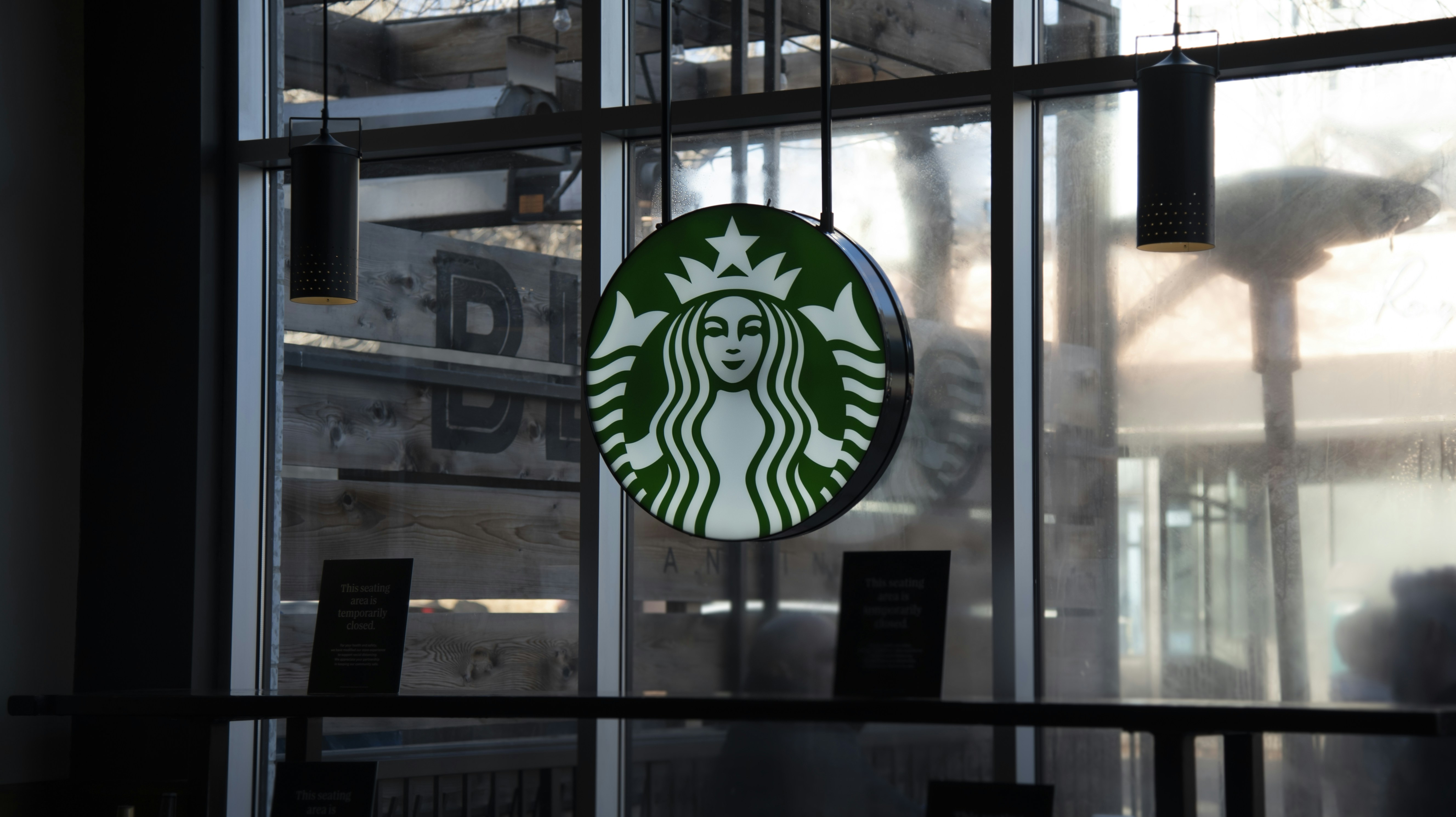 Starbucks Logo Pictures Download Free Images On Unsplash