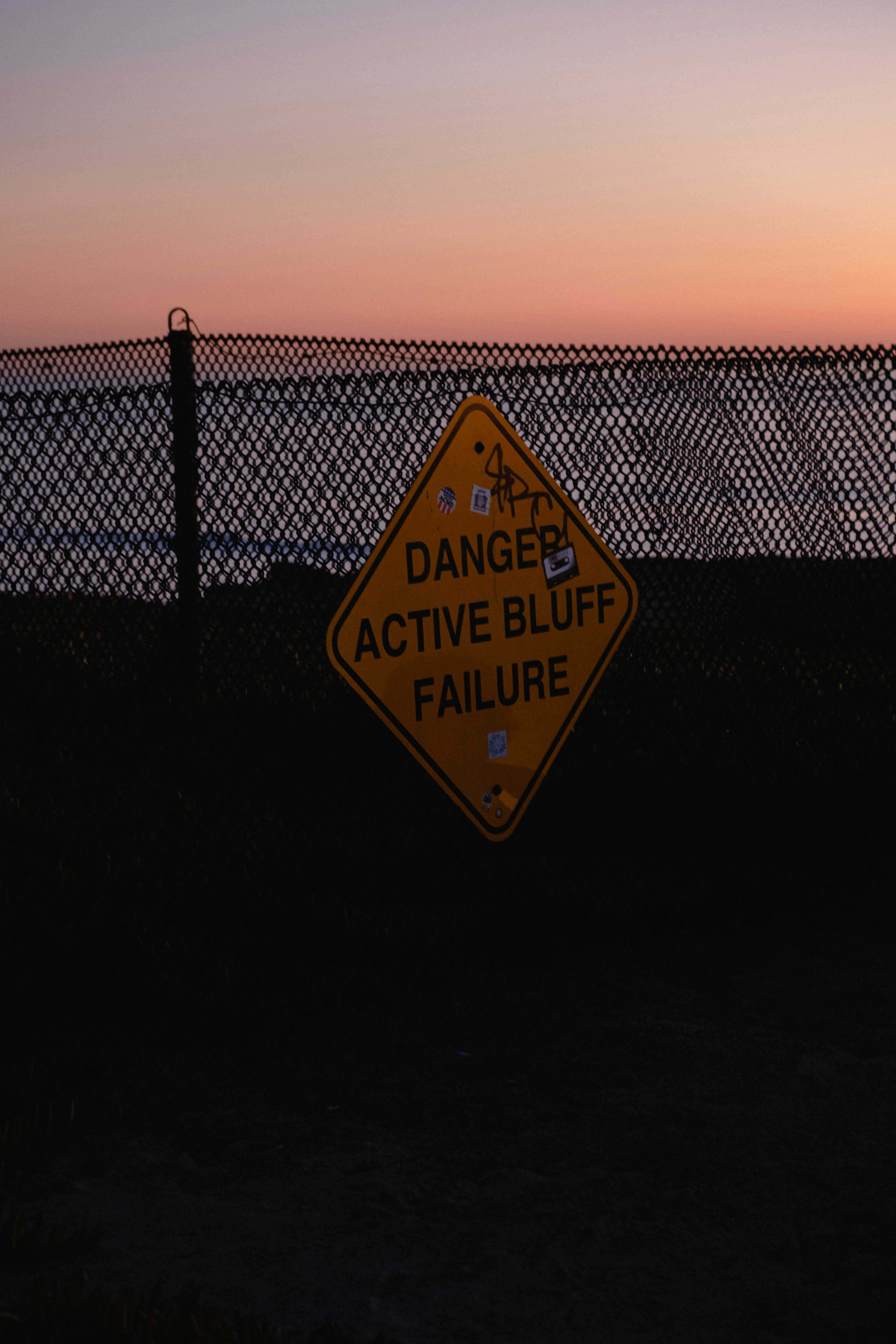 photo-1607321337767-0a0713ca9a86?ixid=M3wxMjA3fDB8MXxzZWFyY2h8OHx8YXZlcnRpc3NlbWVudHxlbnwwfHx8fDE3NTcxOTQyMzd8MA\u0026ixlib=rb-4.1.0