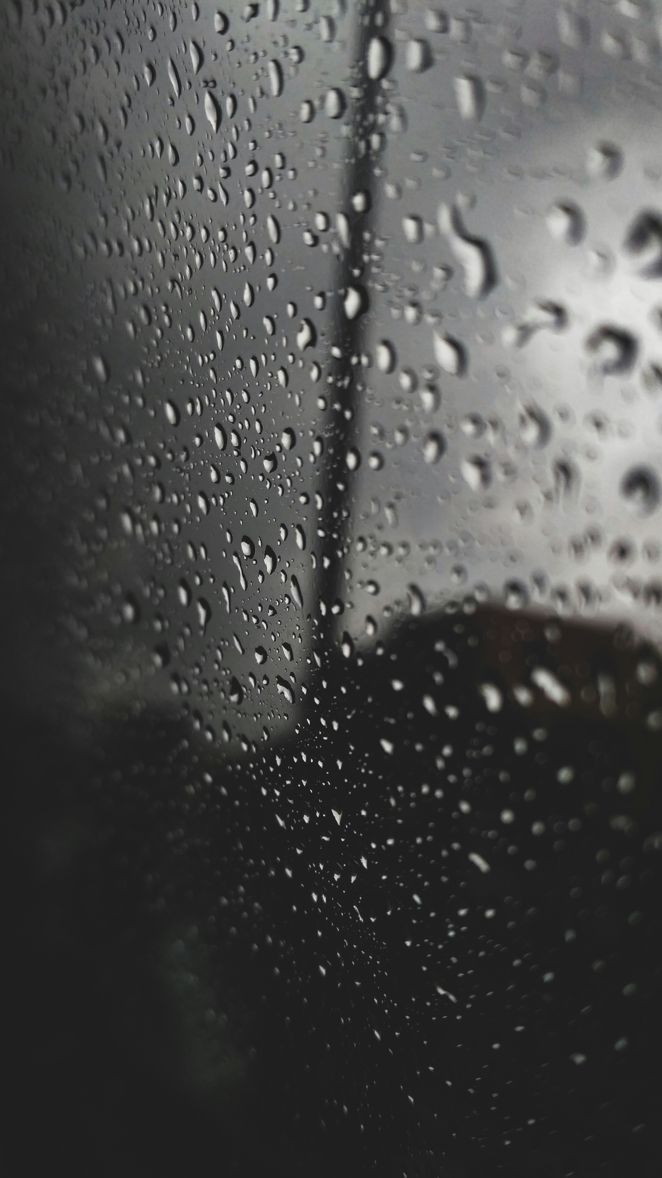 ガラス窓についた水滴の写真 Unsplashで見つけるグレーの無料写真