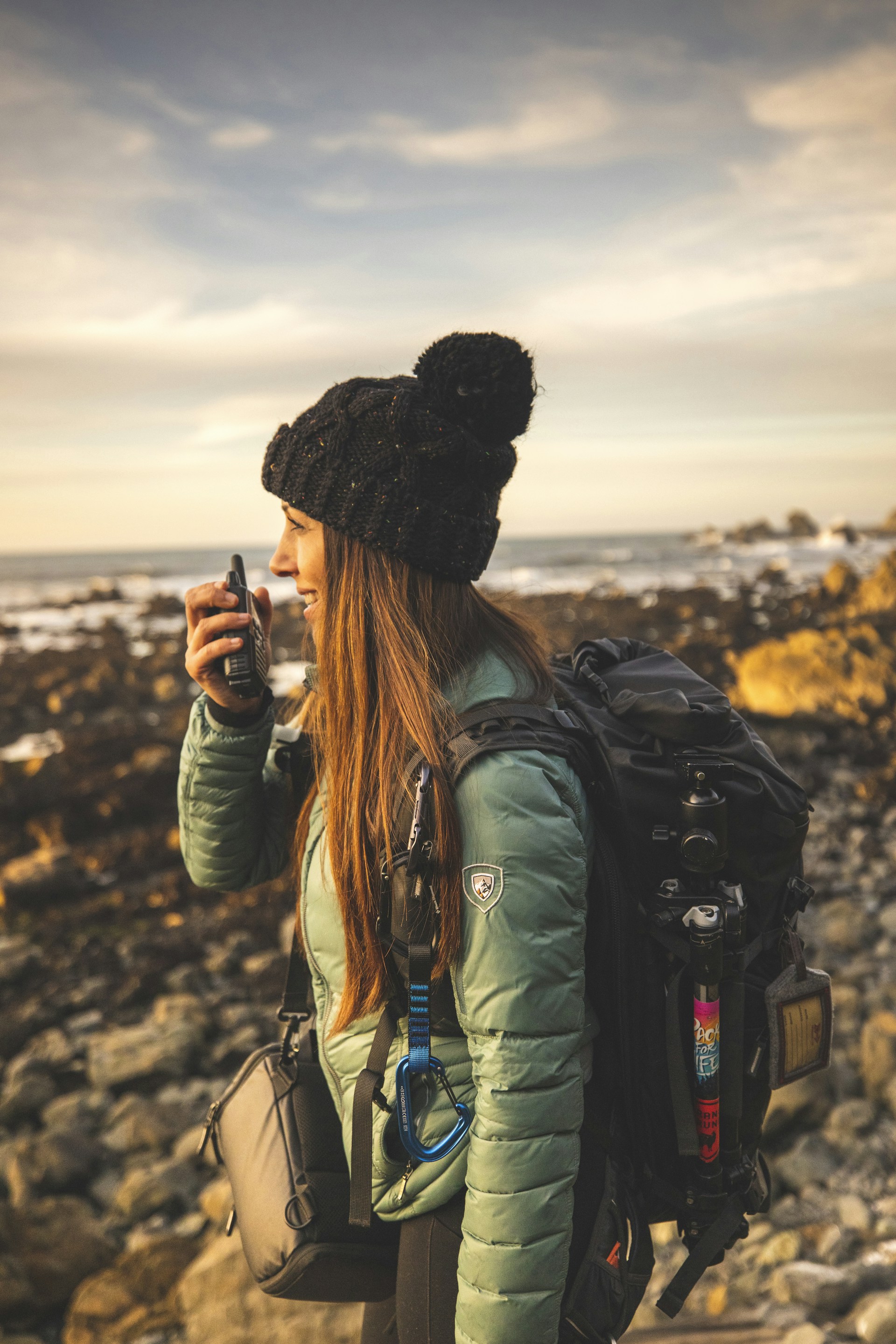 gray computer monitor