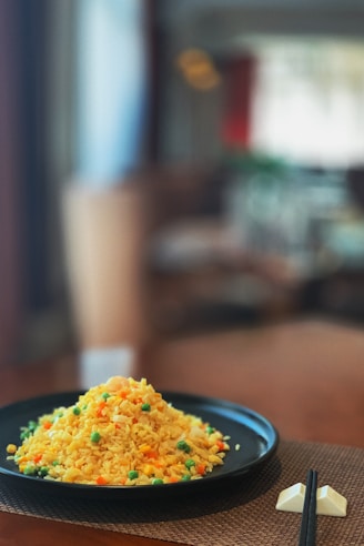 egg fried rice in pan