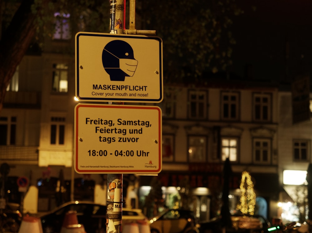 gelb-schwarzes Straßenschild