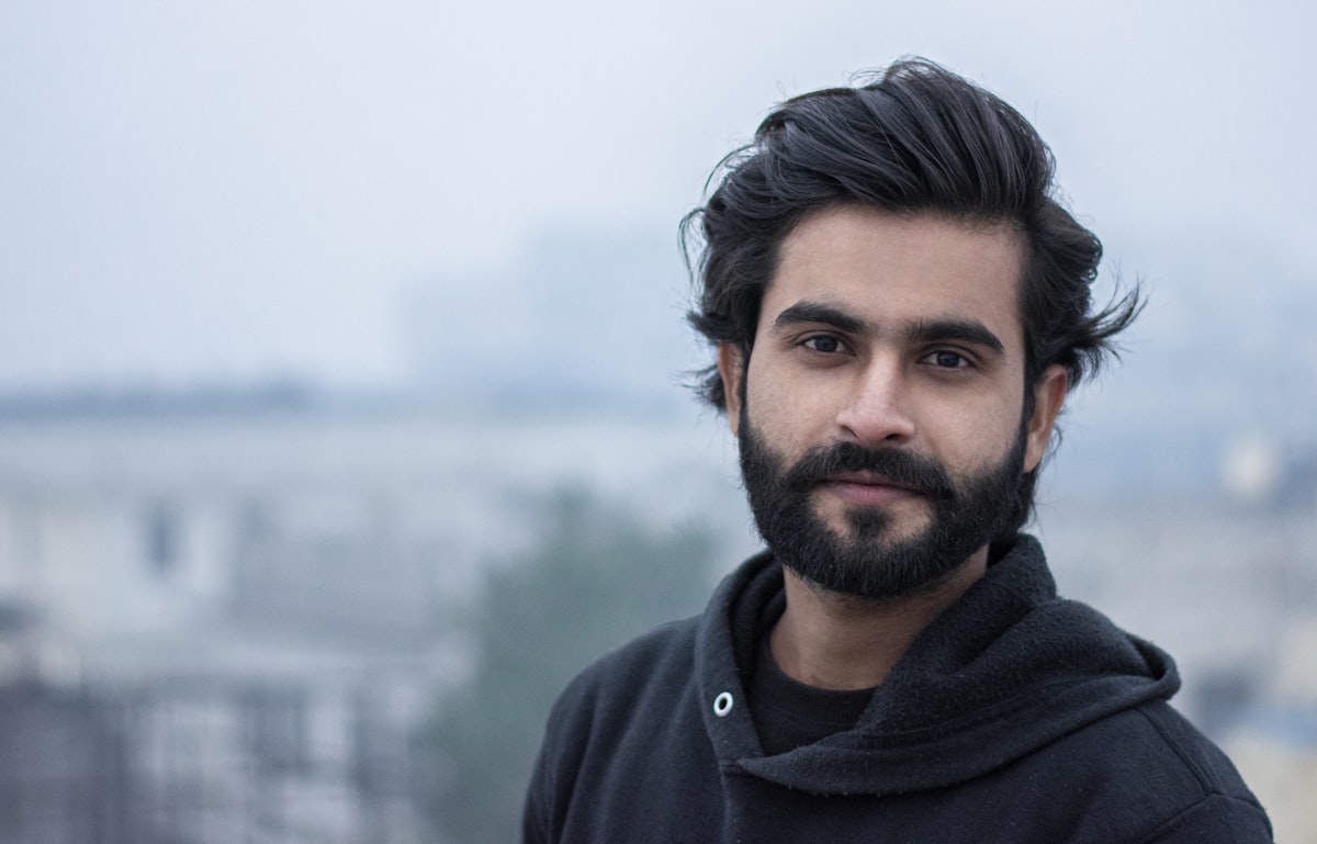 healthy lifestyle habits for glowing skin including hydration sleep and natural diet